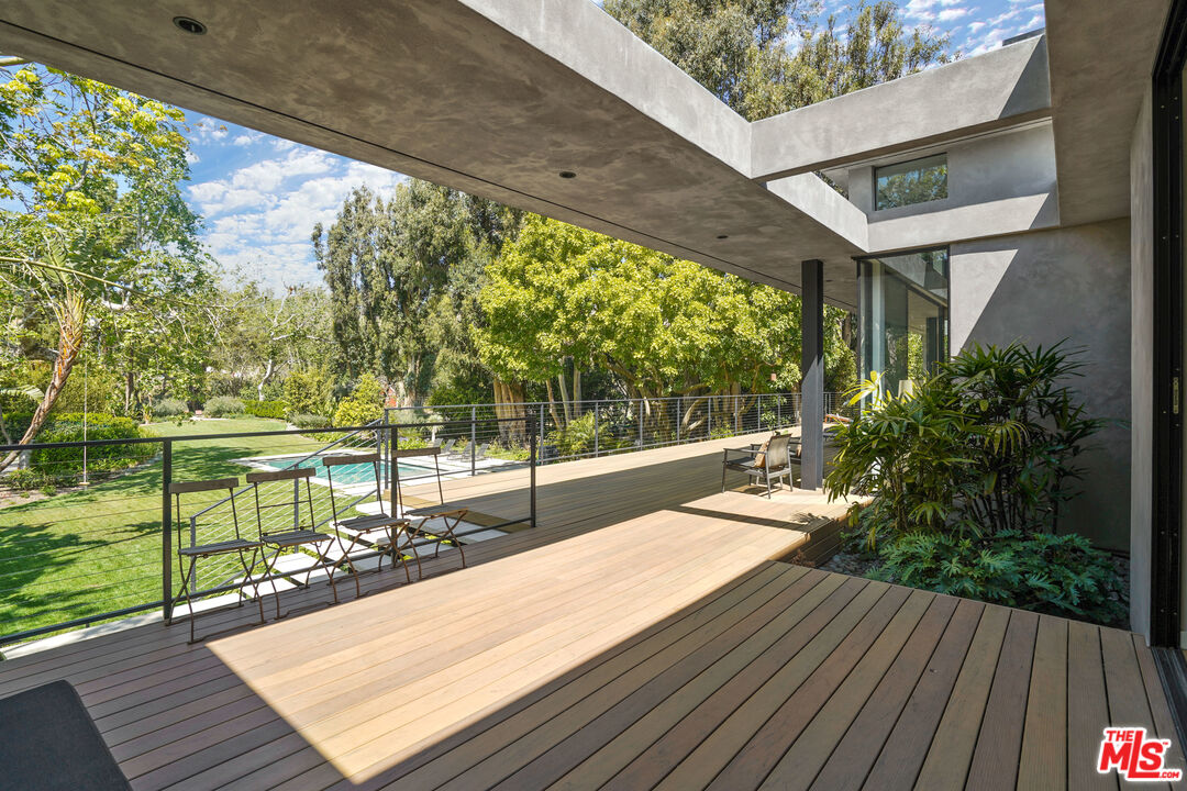 Malibu, California, 90265, United States, 4 Bedrooms Bedrooms, ,3 BathroomsBathrooms,Residential,For Sale,1917899