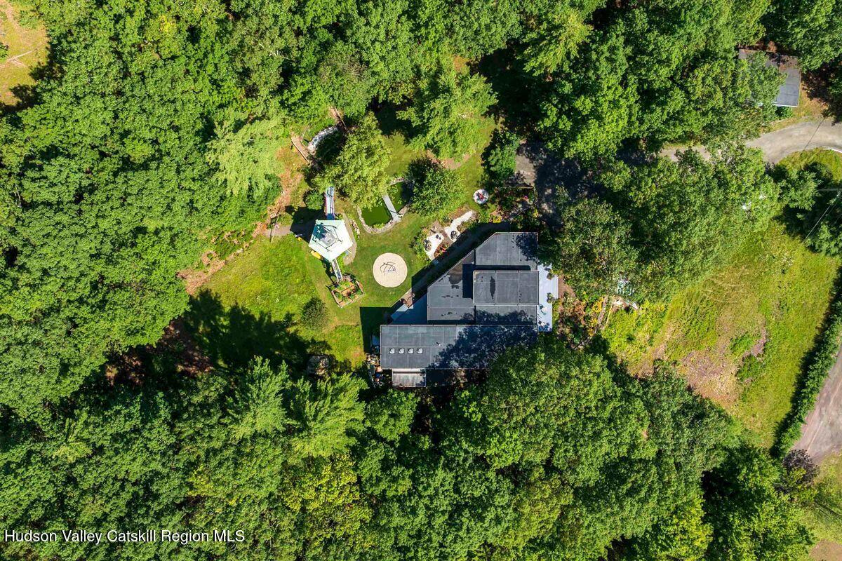 Bearsville, New York, 12409, United States, 3 Bedrooms Bedrooms, ,3 BathroomsBathrooms,Residential,For Sale,1901832