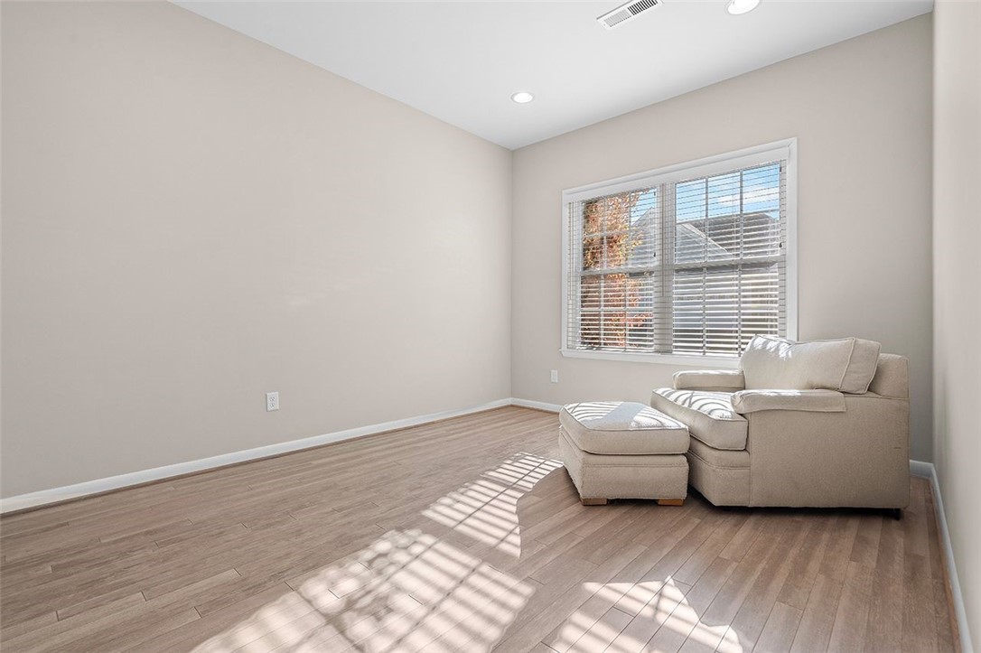 Ohio Twp, Pennsylvania, 15237, United States, 2 Bedrooms Bedrooms, ,3 BathroomsBathrooms,Residential,For Sale,1984724