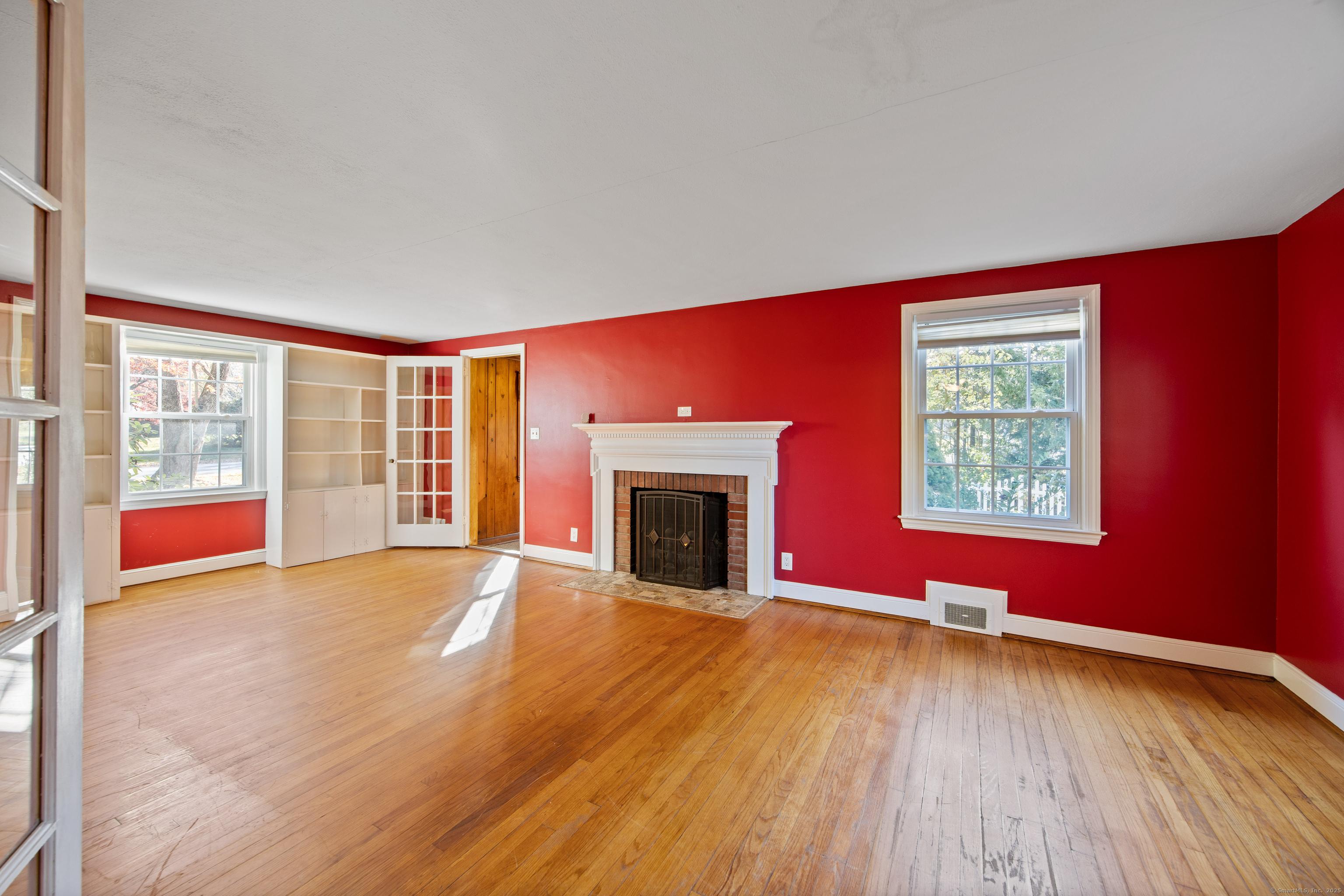 West Hartford, Connecticut, 06117, United States, 3 Bedrooms Bedrooms, ,3 BathroomsBathrooms,Residential,For Sale,1980487