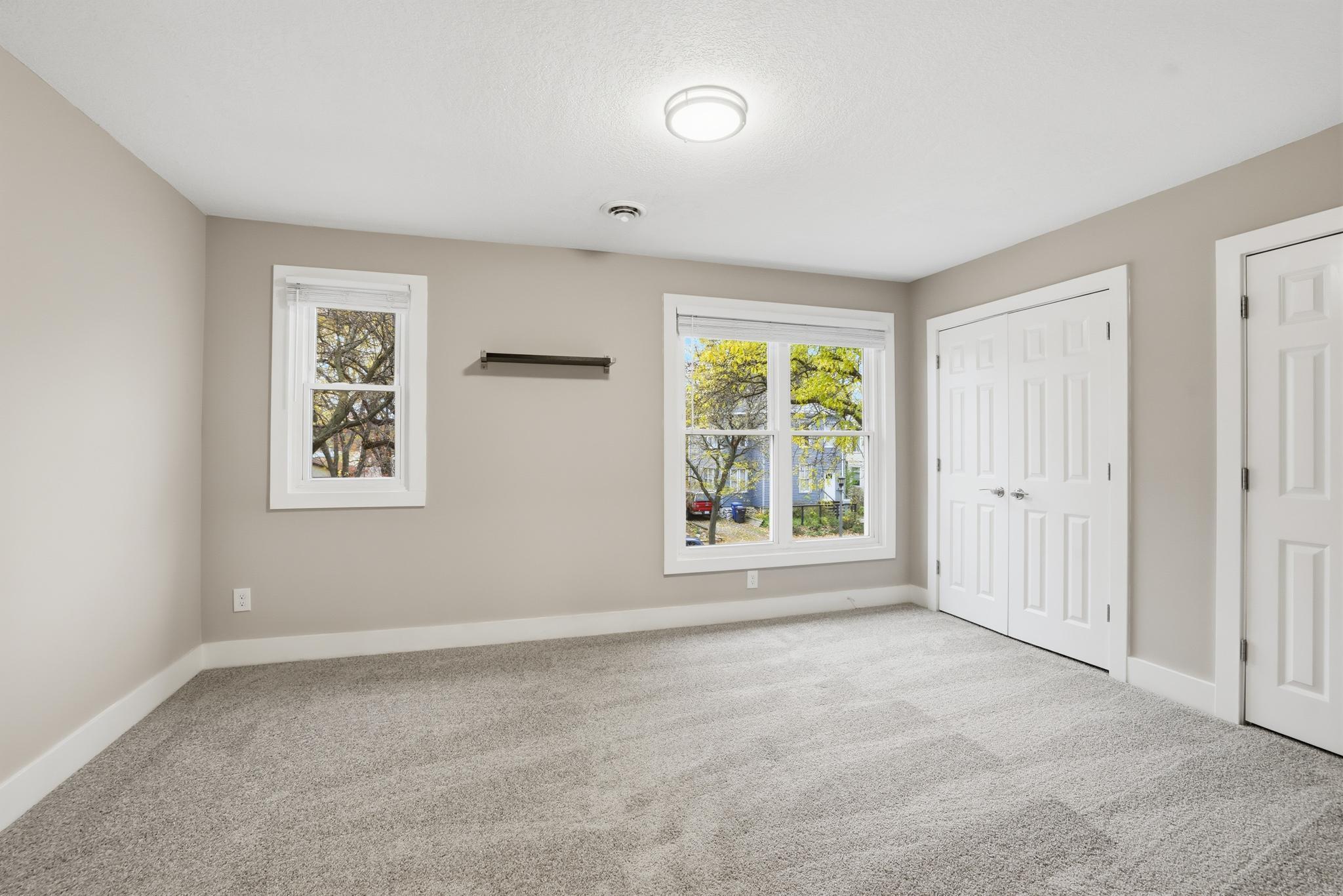 Saint Paul, Minnesota, 55102, United States, ,Residential,For Sale,1989124