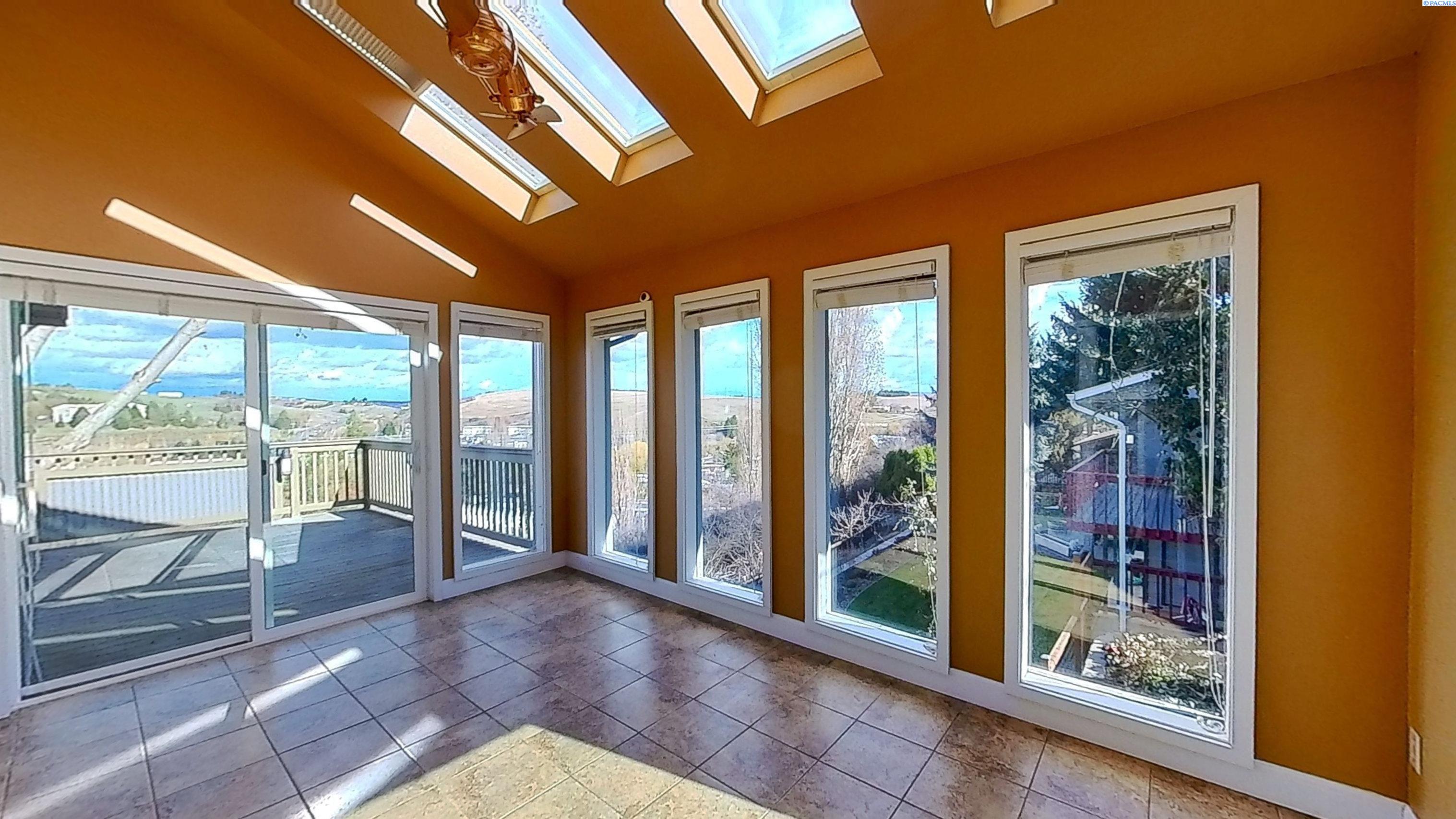 Pullman, Washington, 99163, United States, 4 Bedrooms Bedrooms, ,1 BathroomBathrooms,Residential,For Sale,1858265
