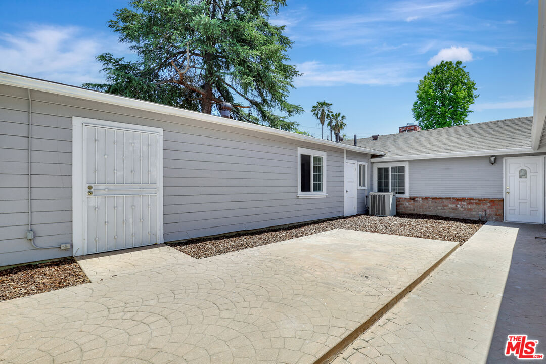 Reseda, California, 91335, United States, 10 Bedrooms Bedrooms, ,Residential,For Sale,1906500