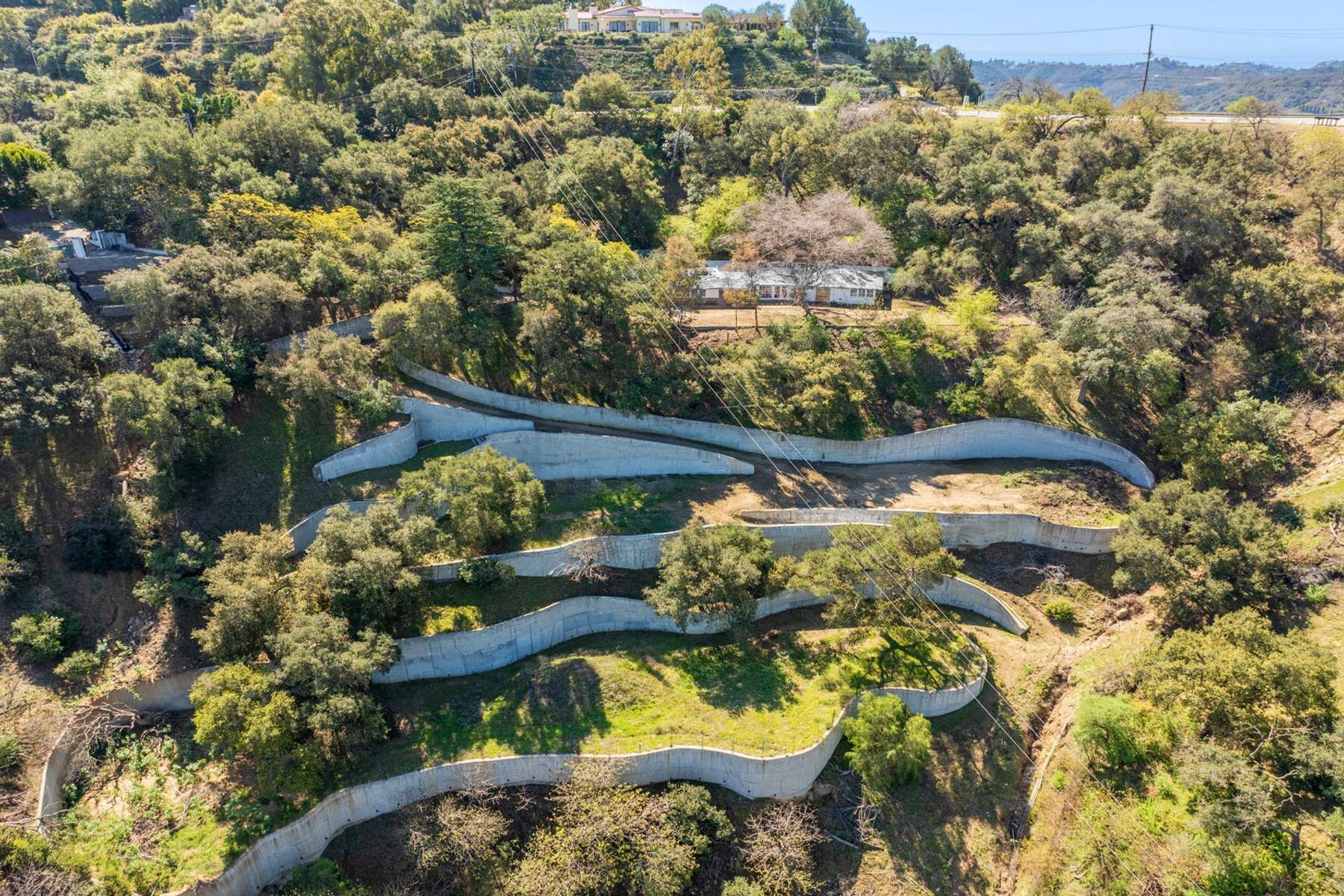  13511 Mulholland Dr - 物件實景