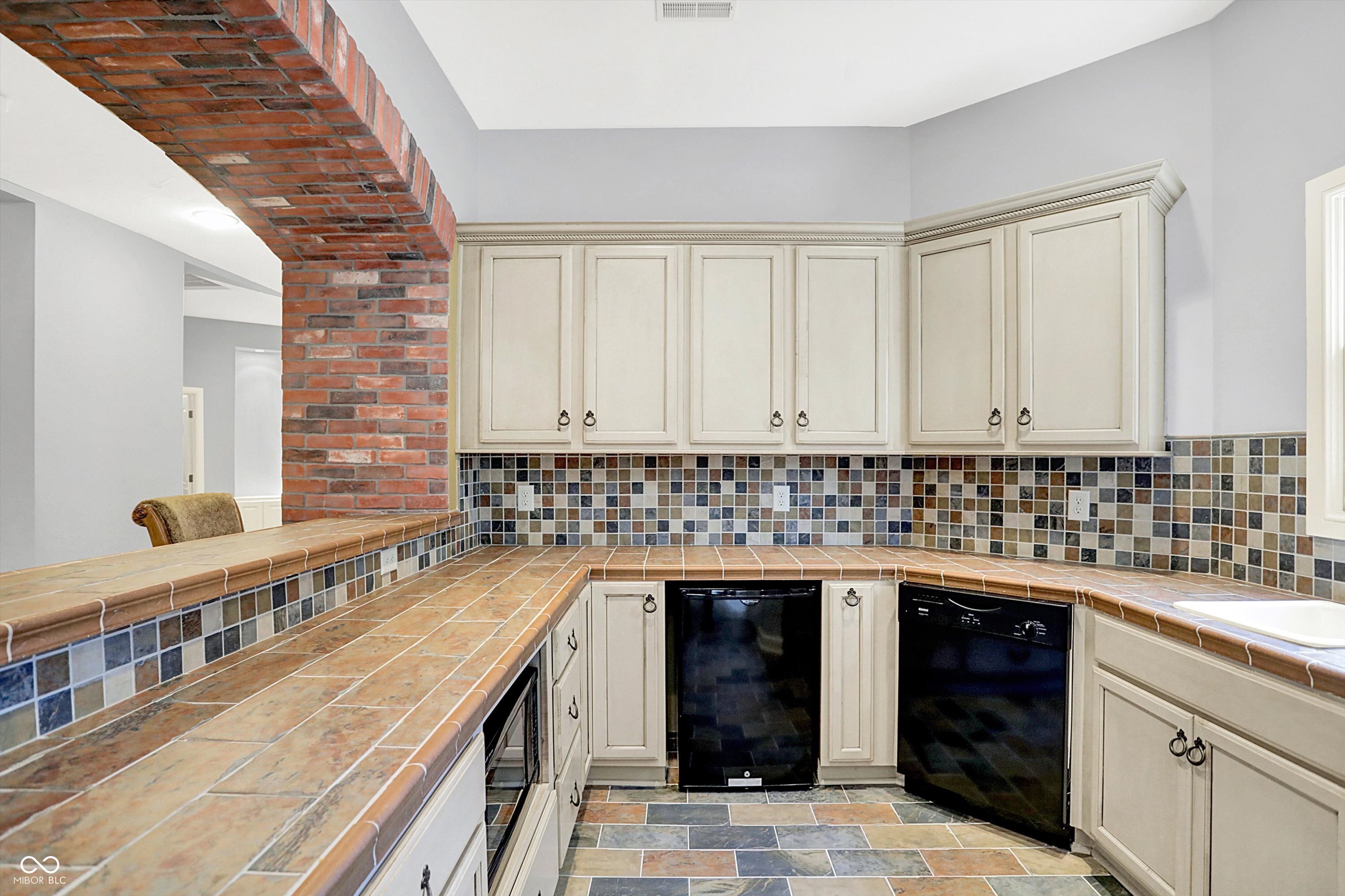 Zionsville, Indiana, 46077, United States, 4 Bedrooms Bedrooms, ,6 BathroomsBathrooms,Residential,For Sale,1978163