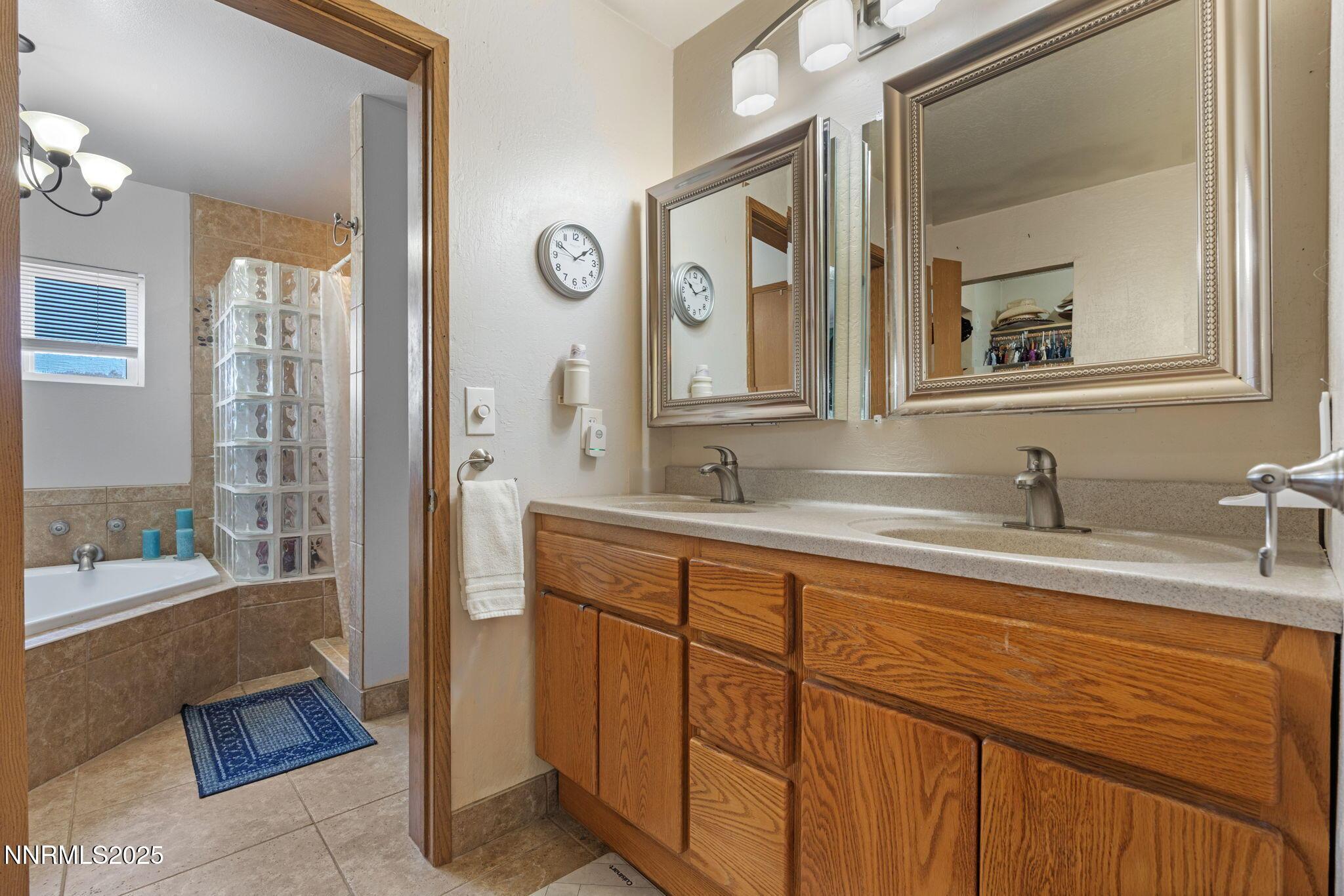 Washoe Valley, Nevada, 89704, United States, 4 Bedrooms Bedrooms, ,3 BathroomsBathrooms,Residential,For Sale,1883603