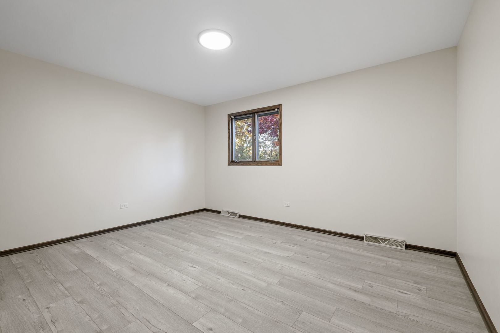 Homer Glen, Illinois, 60491, United States, 4 Bedrooms Bedrooms, ,3 BathroomsBathrooms,Residential,For Sale,1987574