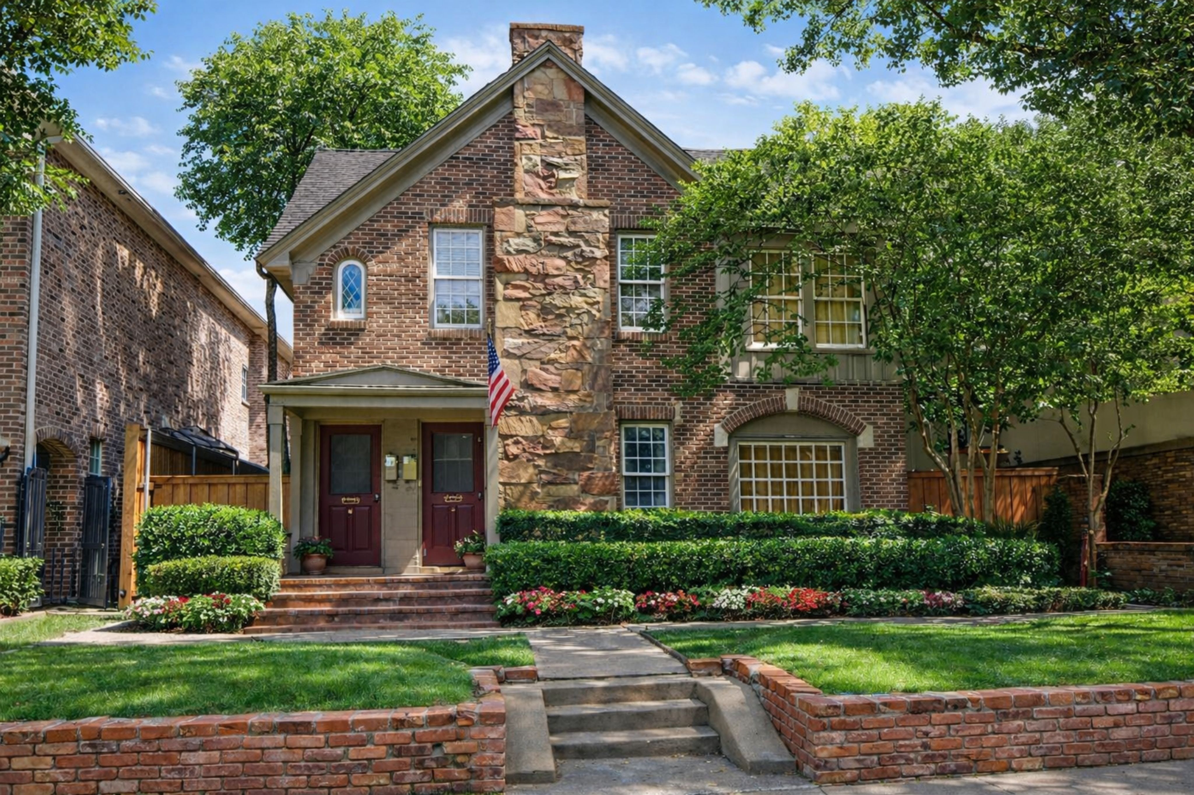 Timeless Tudor Duplex Just Steps from the Highland Park Lifestyle - 物件實景