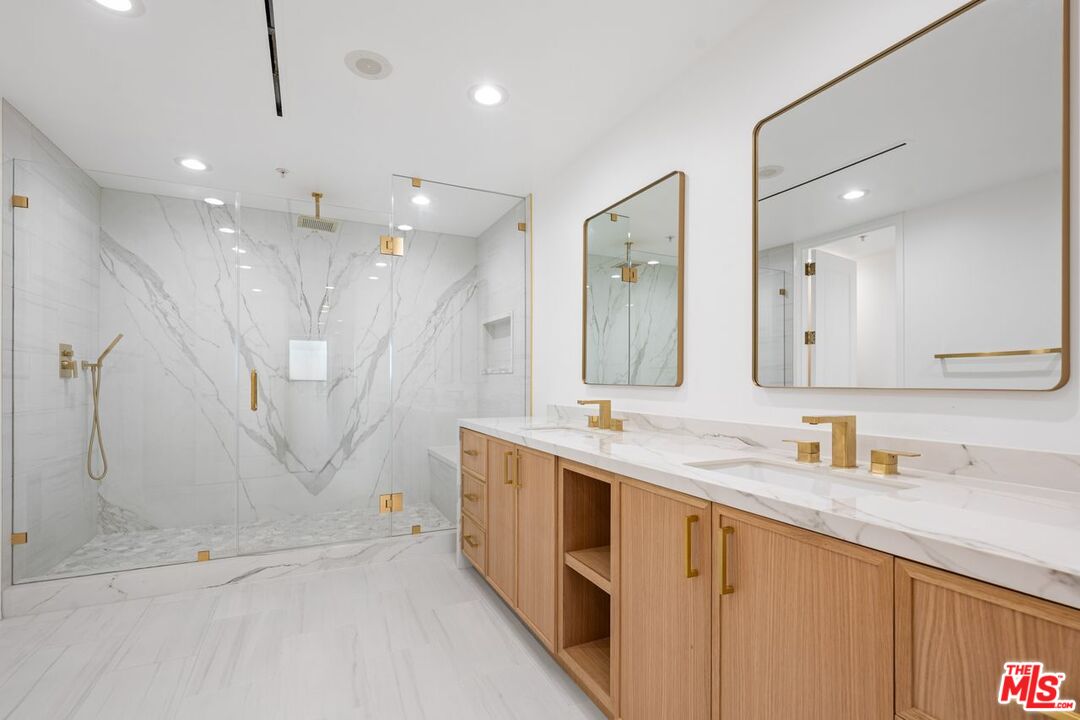 Los Angeles, California, 90024, United States, 3 Bedrooms Bedrooms, ,3 BathroomsBathrooms,Residential,For Sale,1949652