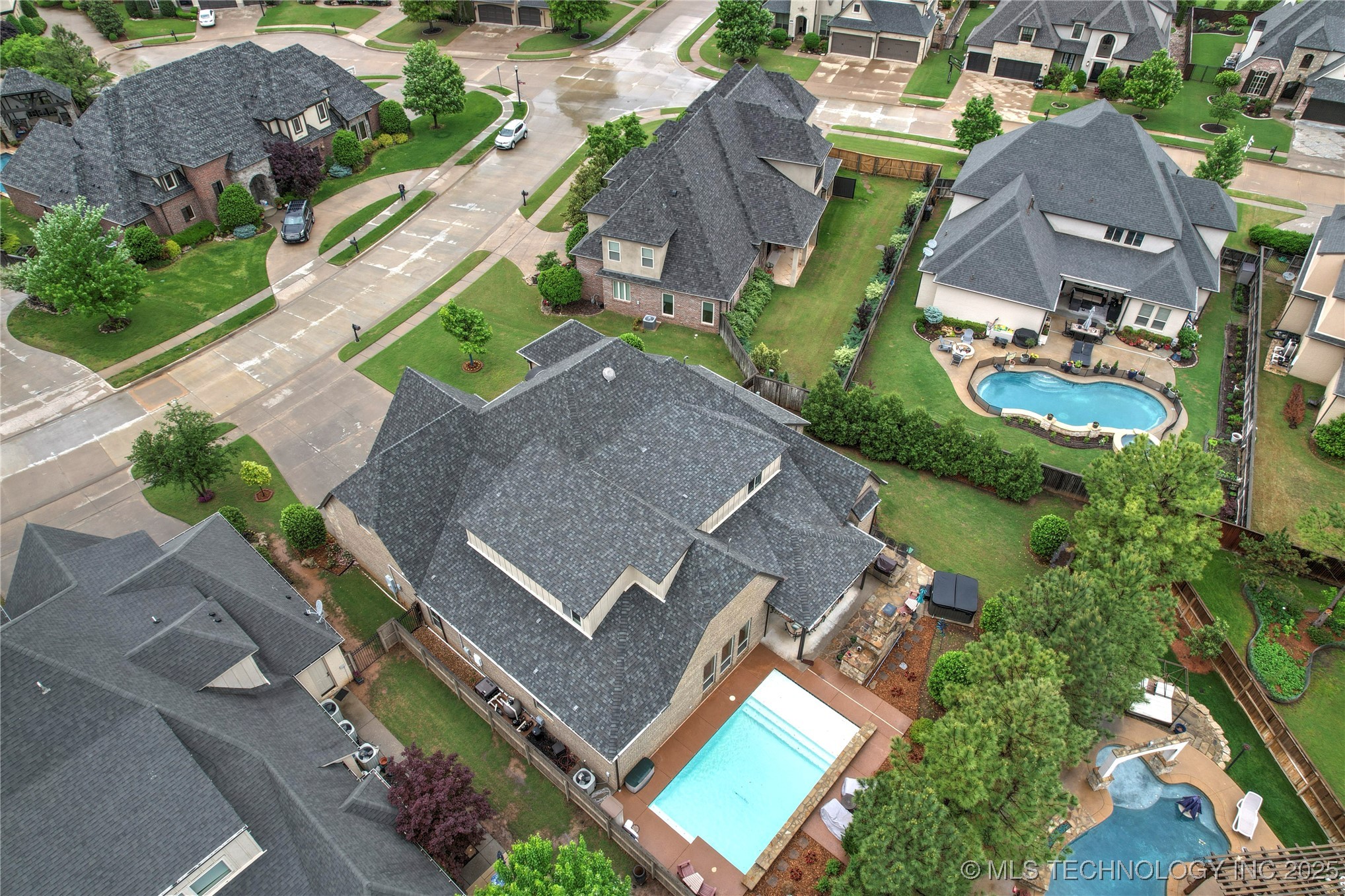 Broken Arrow, Oklahoma, 74011, United States, 5 Bedrooms Bedrooms, ,5 BathroomsBathrooms,Residential,For Sale,1793326