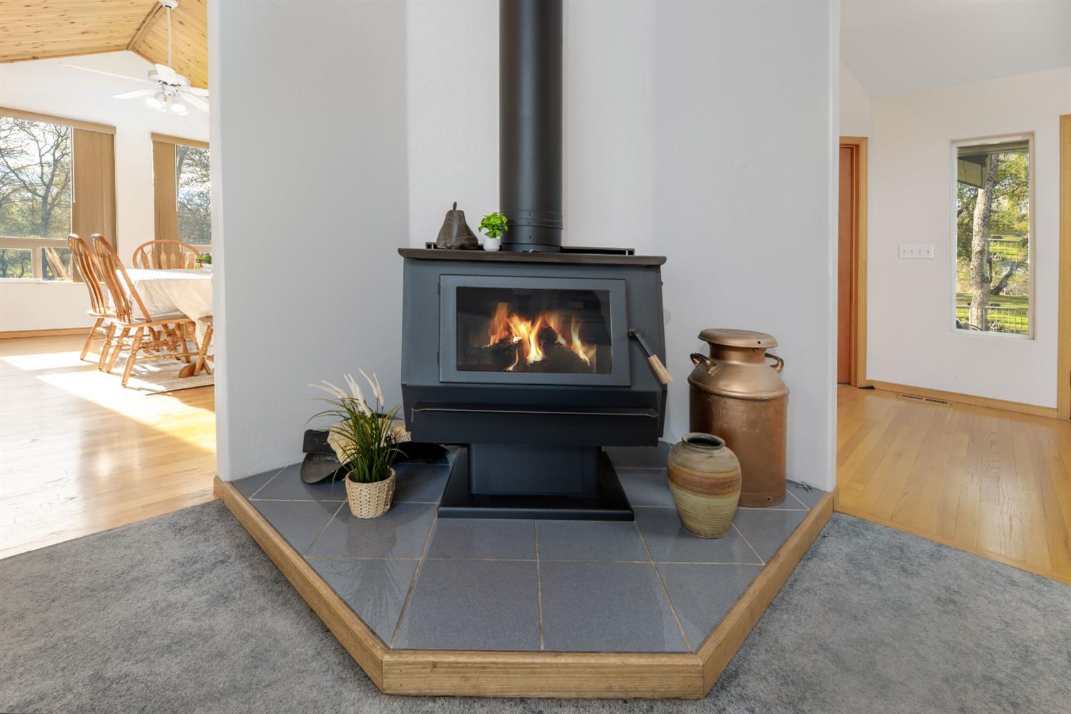 Penn Valley, California, 95946, United States, 3 Bedrooms Bedrooms, ,3 BathroomsBathrooms,Residential,For Sale,1989593