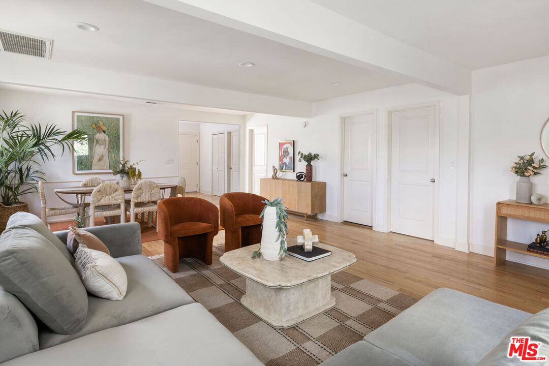 Los Angeles, California, 90031, United States, 5 Bedrooms Bedrooms, ,Residential,For Sale,2000759