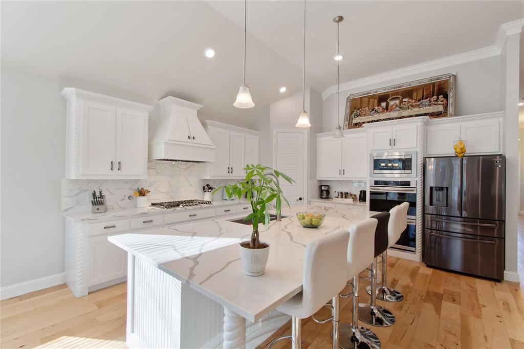 Dallas, Texas, 75212, United States, 3 Bedrooms Bedrooms, ,2 BathroomsBathrooms,Residential,For Sale,2037403