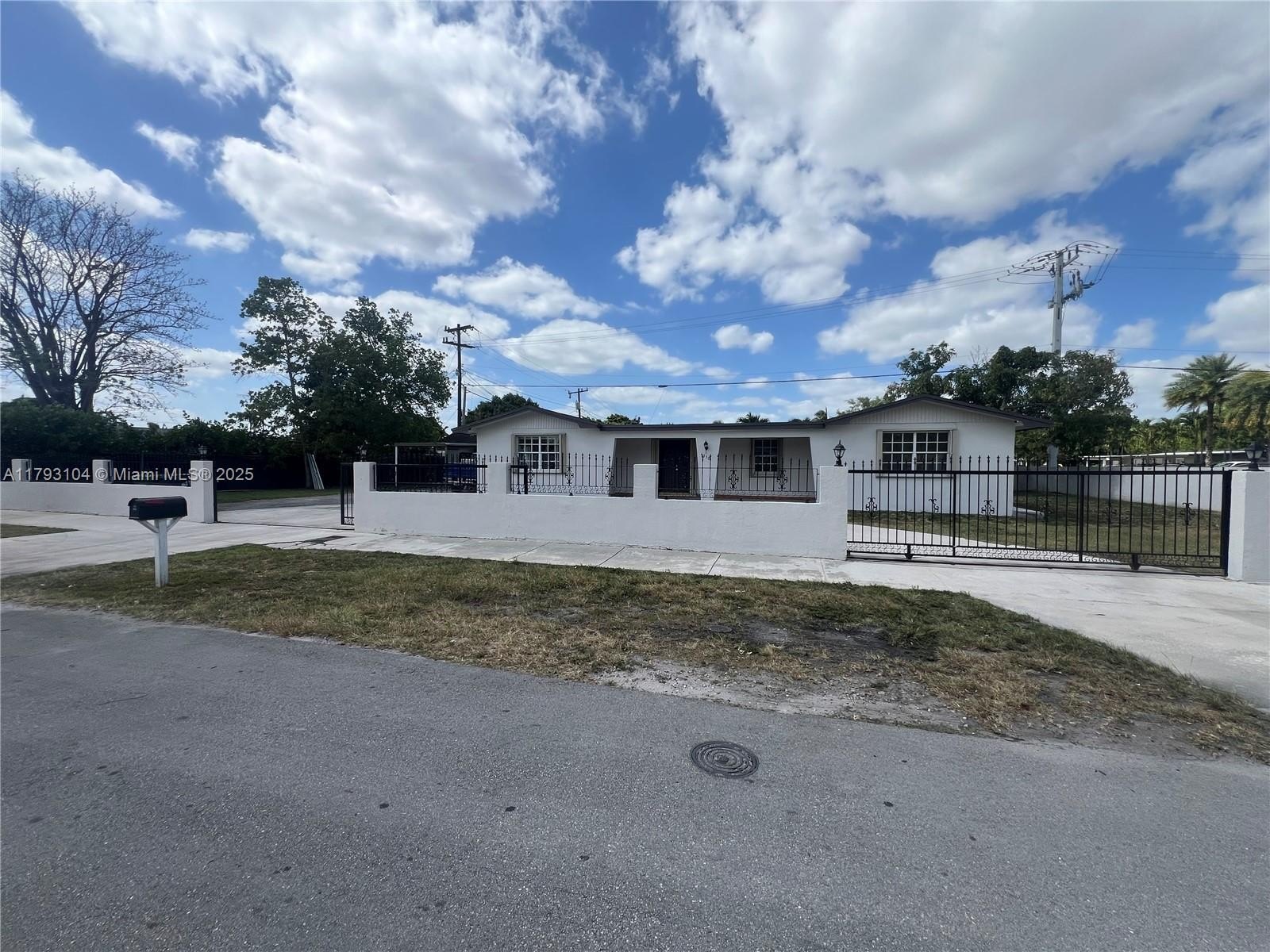 Miami, Florida, 33165, United States, 4 Bedrooms Bedrooms, ,2 BathroomsBathrooms,Residential,For Sale,1936864