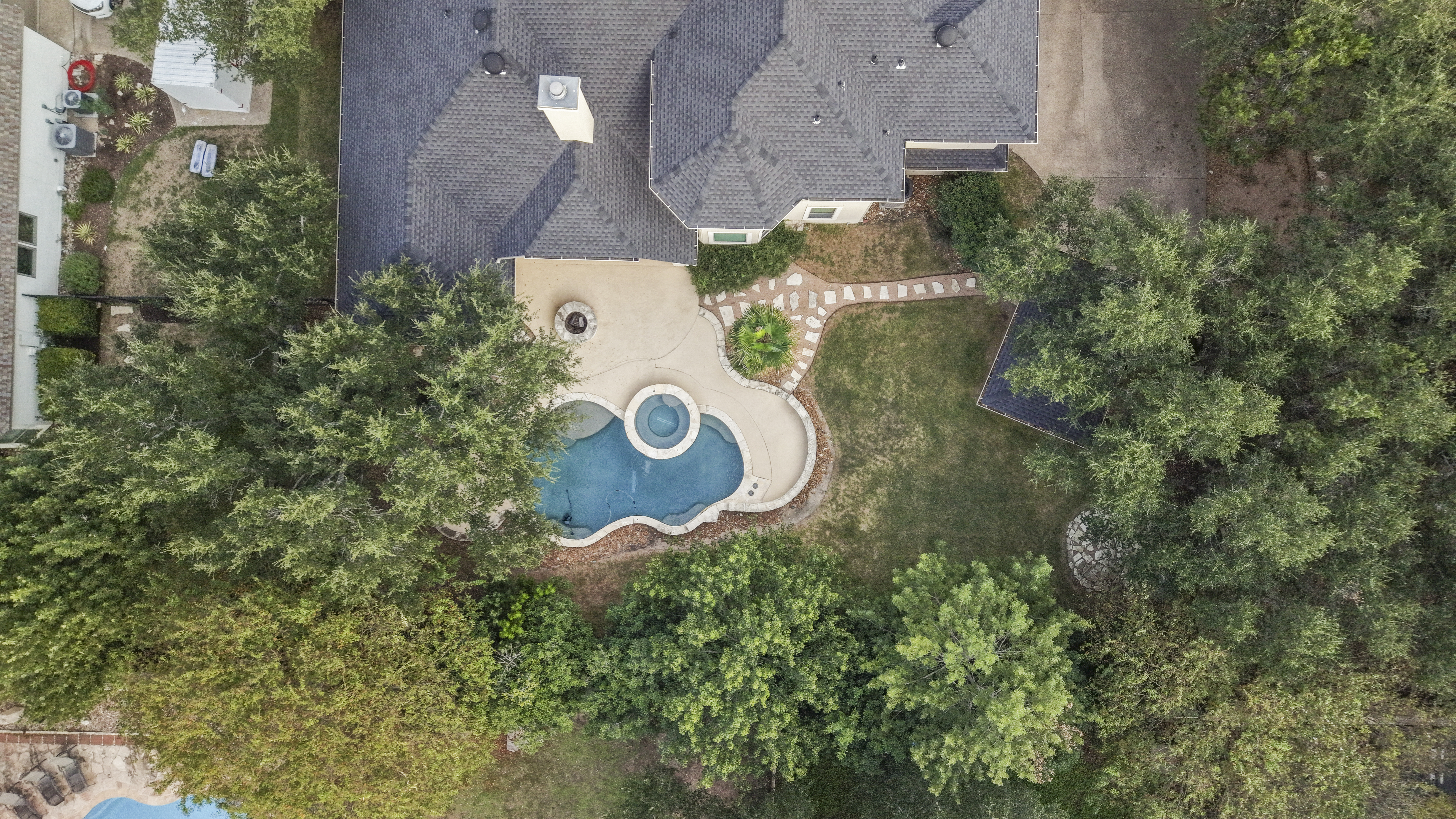  Private 5 Bedroom Oasis with Pool  Heights of Stone Oak - 物件實景