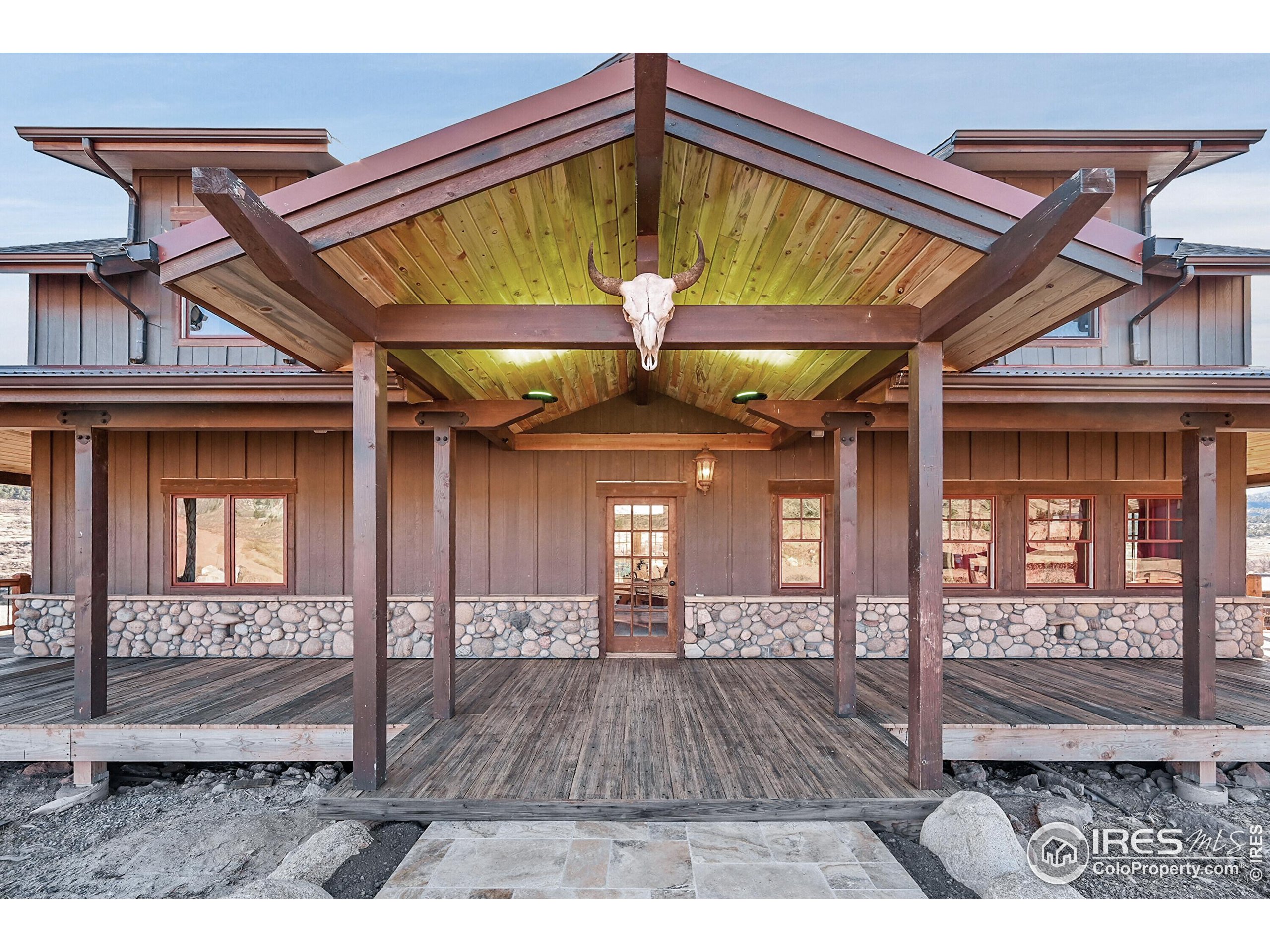 Lyons, Colorado, 80540, United States, 4 Bedrooms Bedrooms, ,2 BathroomsBathrooms,Residential,For Sale,1991914