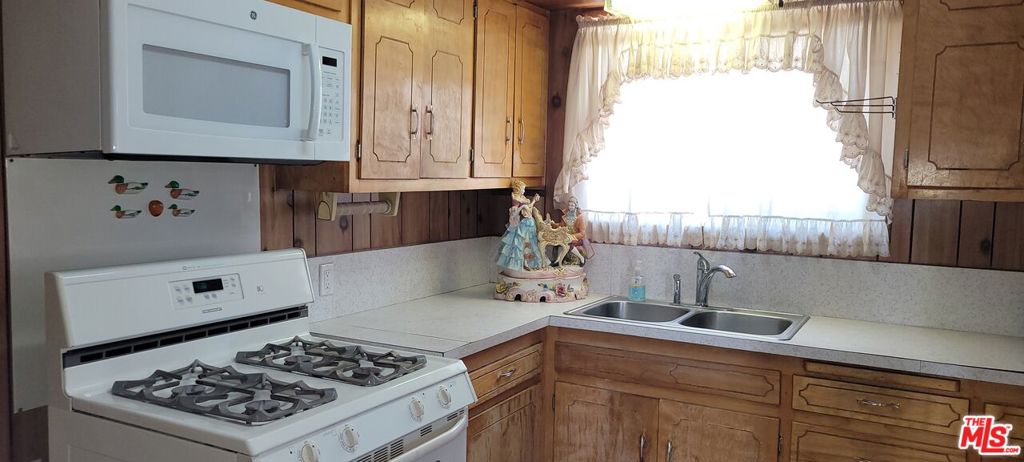 Compton, California, 90220, United States, 3 Bedrooms Bedrooms, ,1 BathroomBathrooms,Residential,For Sale,1846005