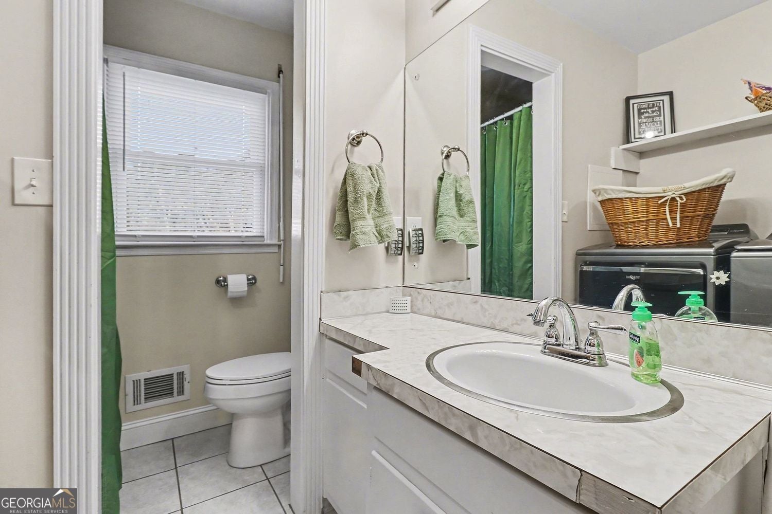 Fayetteville, Georgia, 30214, United States, 6 Bedrooms Bedrooms, ,6 BathroomsBathrooms,Residential,For Sale,2010124