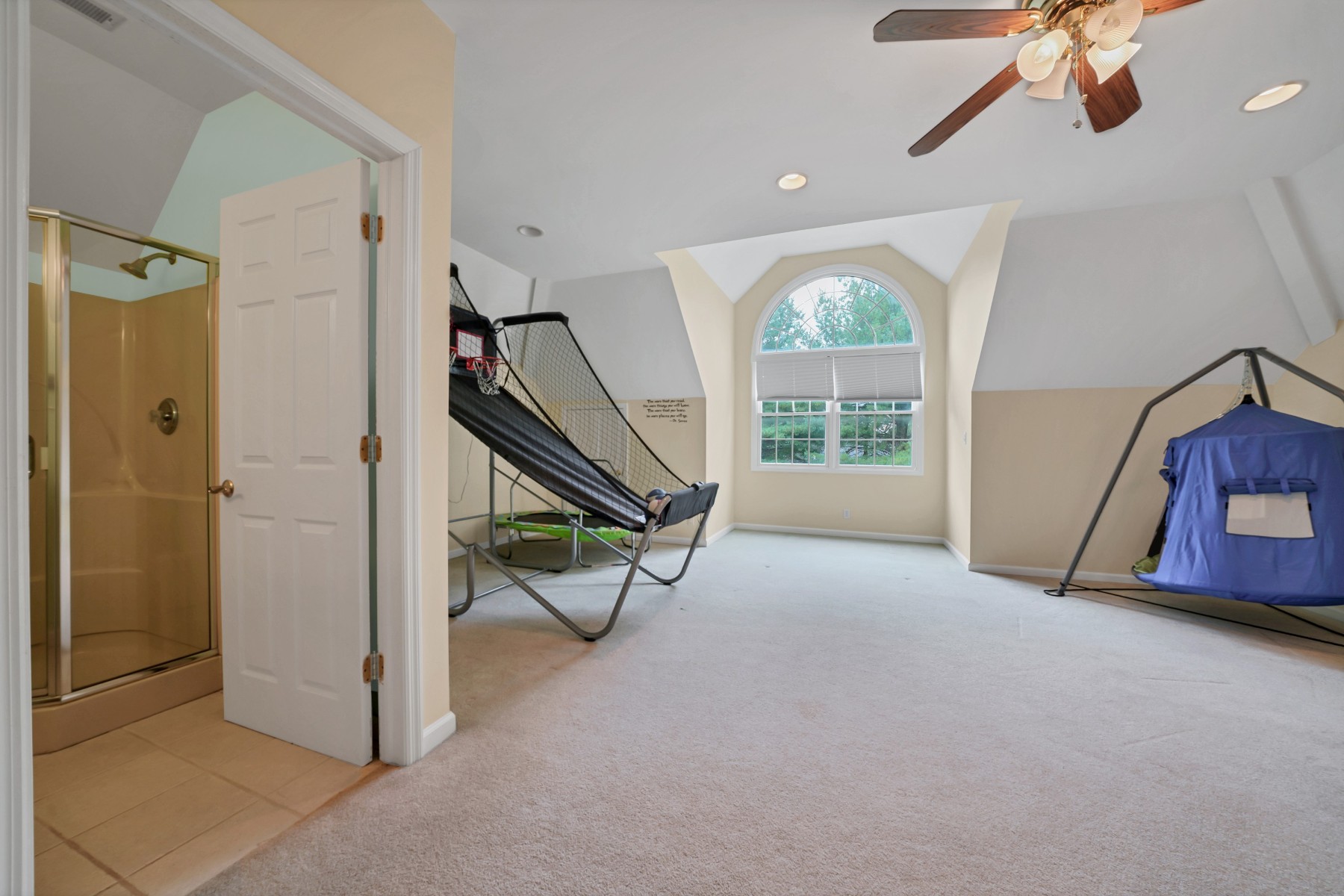  Custom Built Colonial Home with Mountain Views and Exceptional Outdoor Setting - 物件實景