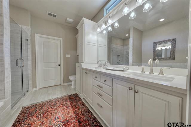 Lindale, Texas, 75771, United States, 3 Bedrooms Bedrooms, ,2 BathroomsBathrooms,Residential,For Sale,1977998