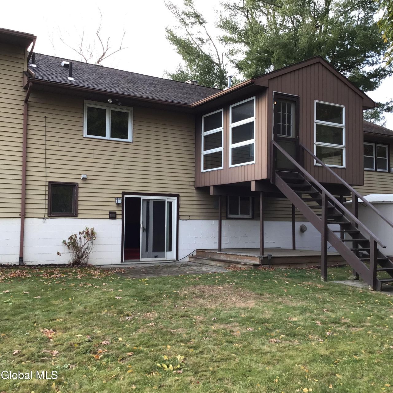 Loudonville, New York, 12211, United States, 4 Bedrooms Bedrooms, ,3 BathroomsBathrooms,Residential,For Sale,1994671