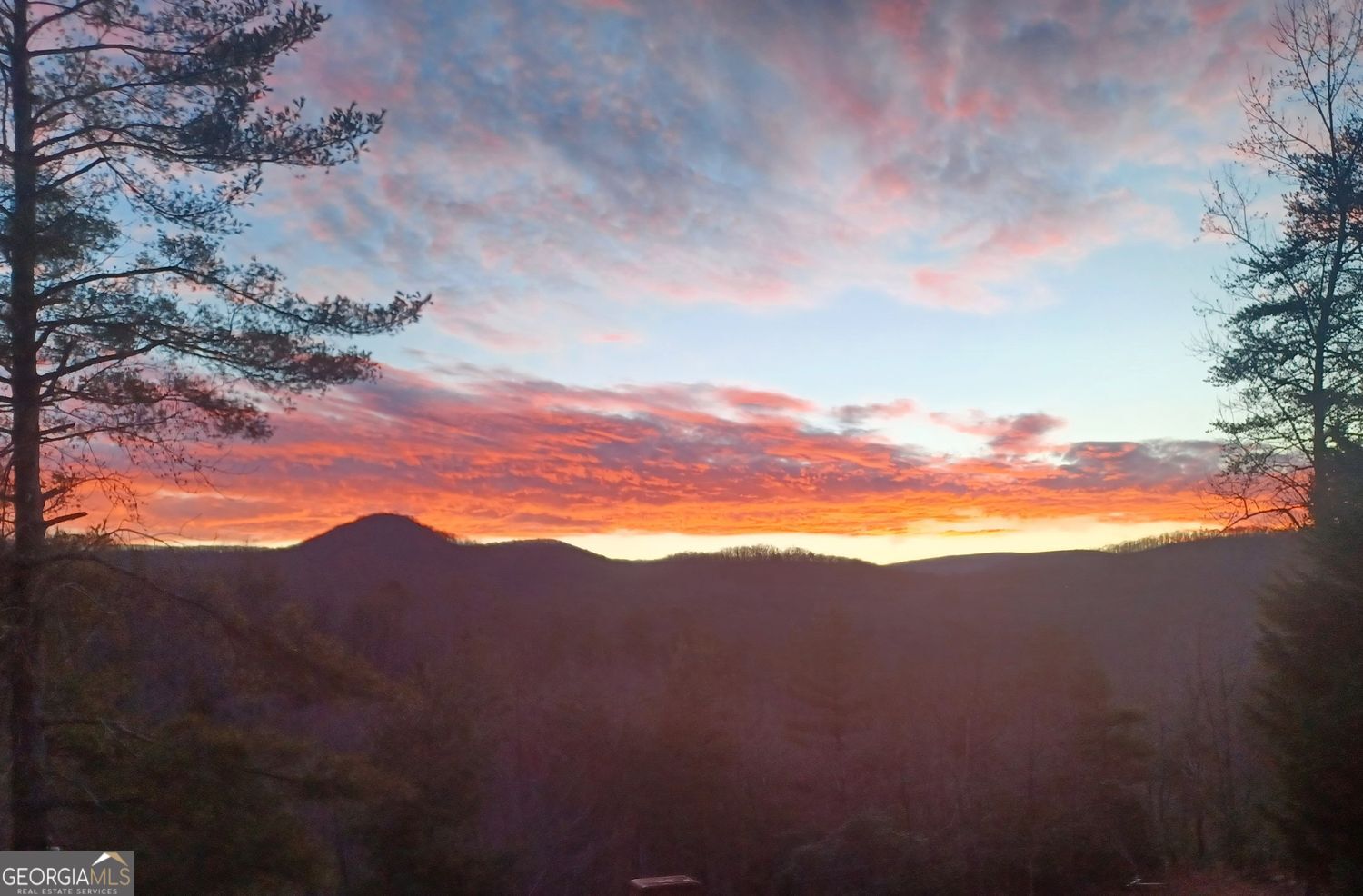 Ellijay, Georgia, 30536, United States, 2 Bedrooms Bedrooms, ,3 BathroomsBathrooms,Residential,For Sale,2035001