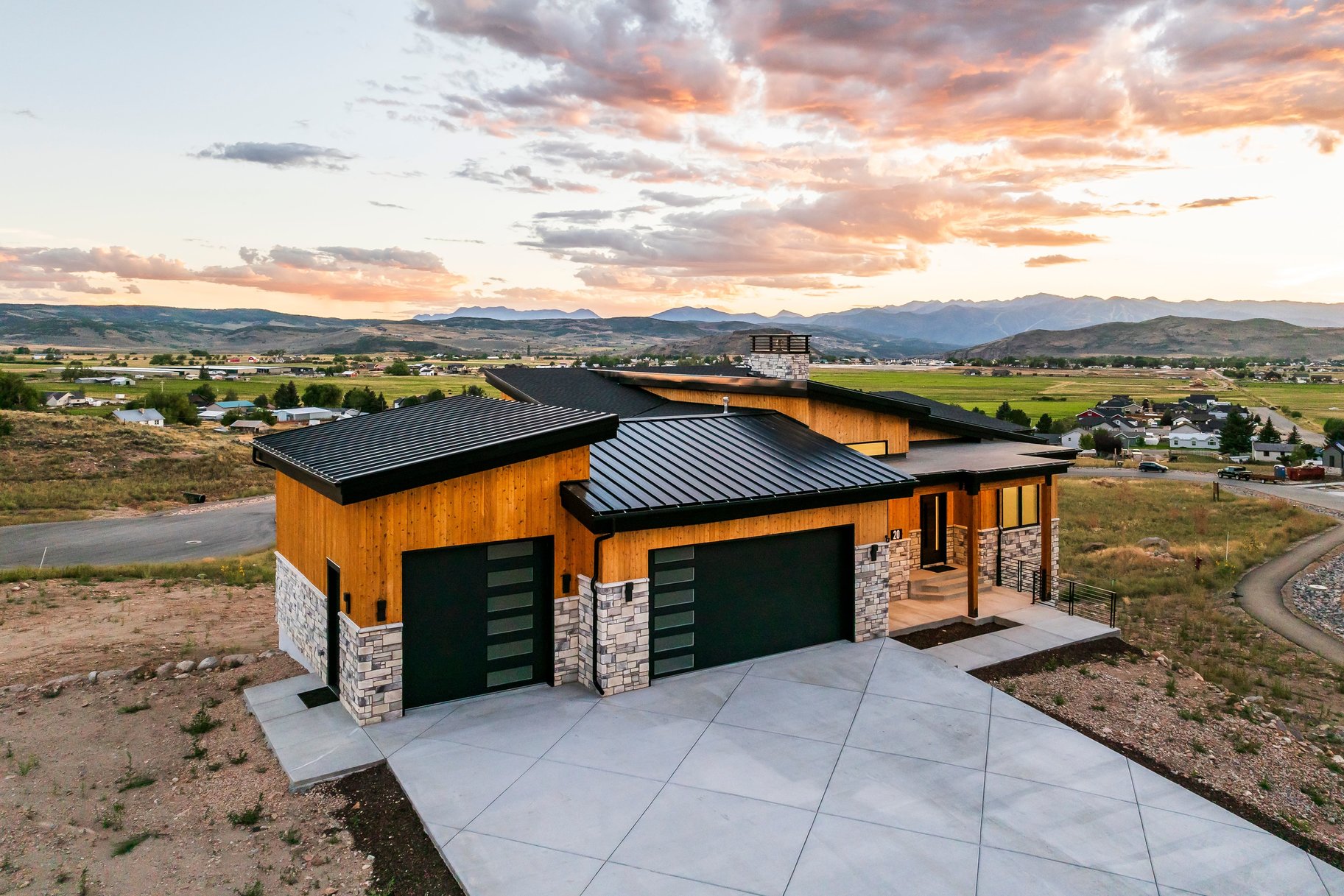  New Build Mountain Modern Home with Expansive Views - 物件實景