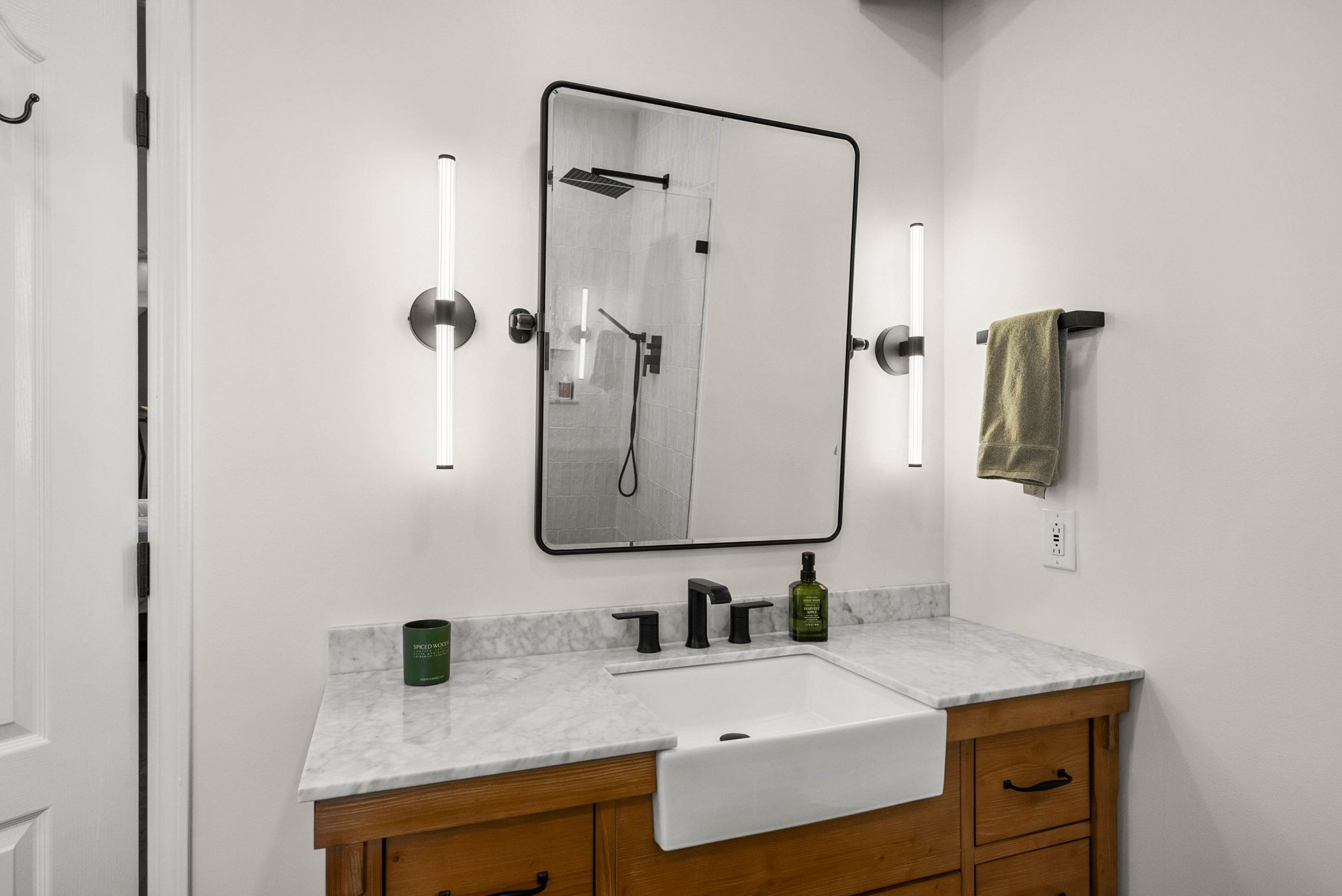 Clarksville, Tennessee, 37043, United States, 5 Bedrooms Bedrooms, ,3 BathroomsBathrooms,Residential,For Sale,2009051