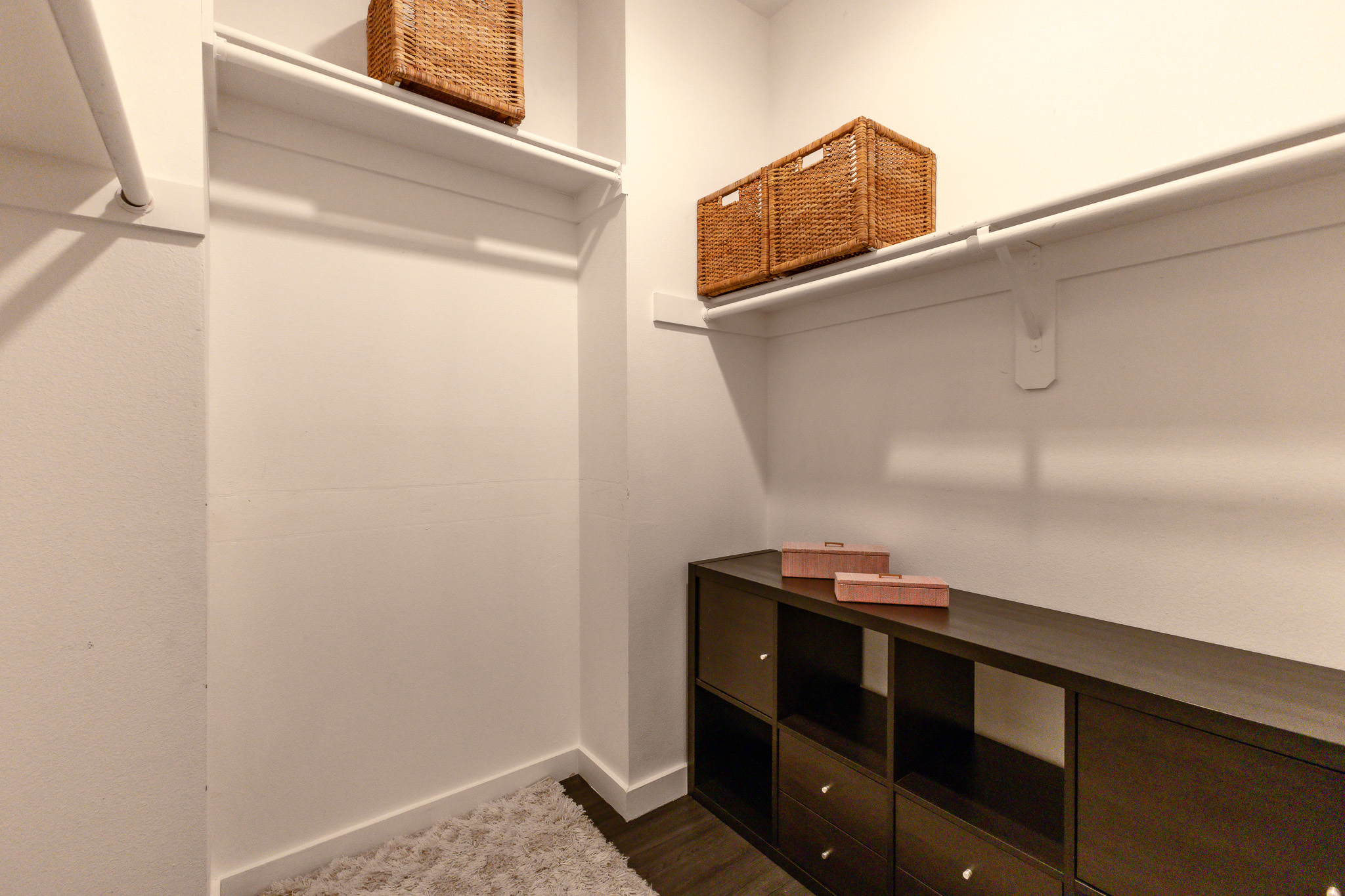  10735 Bloomfield Street, #5 - 物件實景
