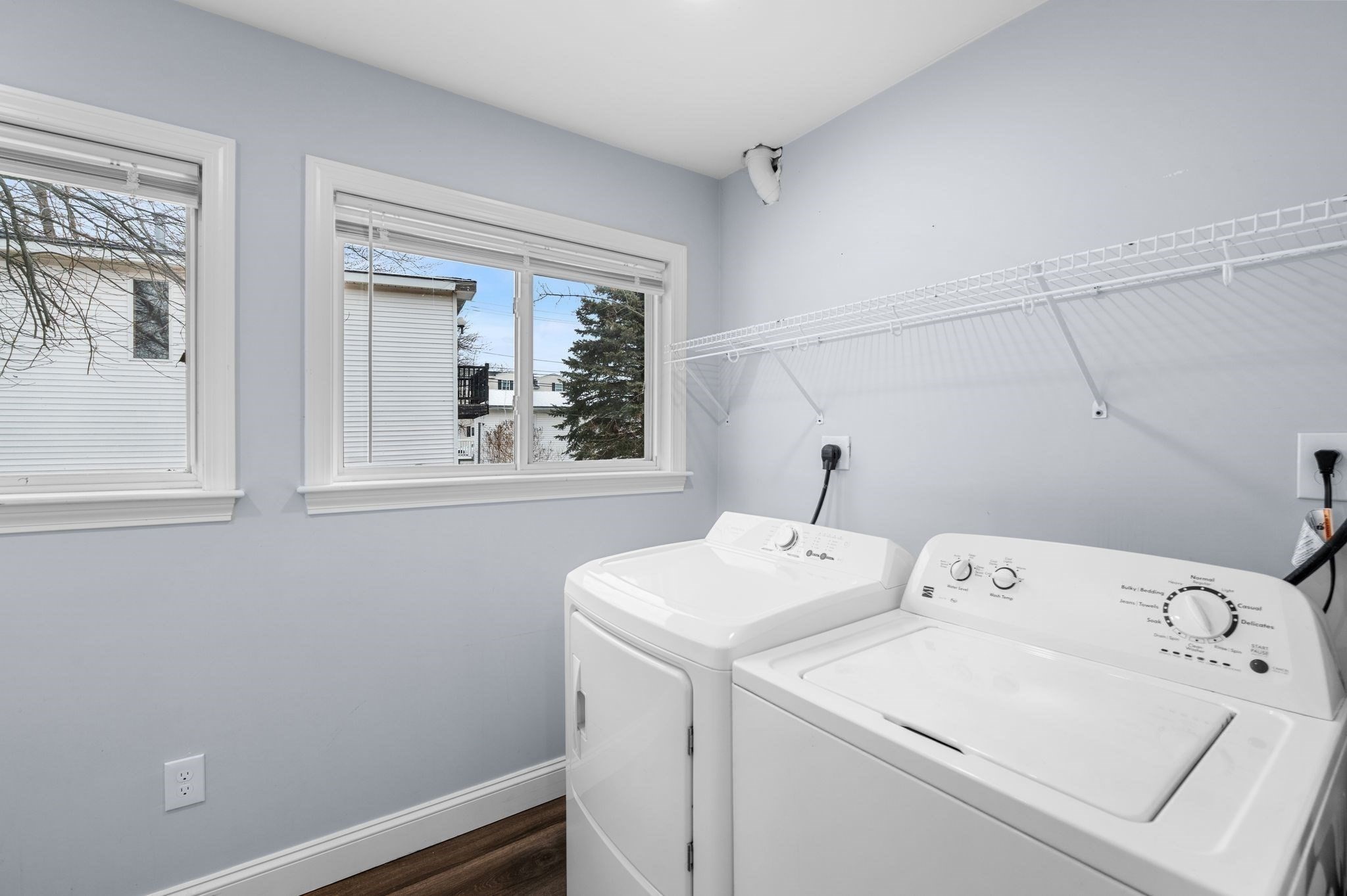 Revere, Massachusetts, 02151, United States, 2 Bedrooms Bedrooms, ,3 BathroomsBathrooms,Residential,For Sale,2008626