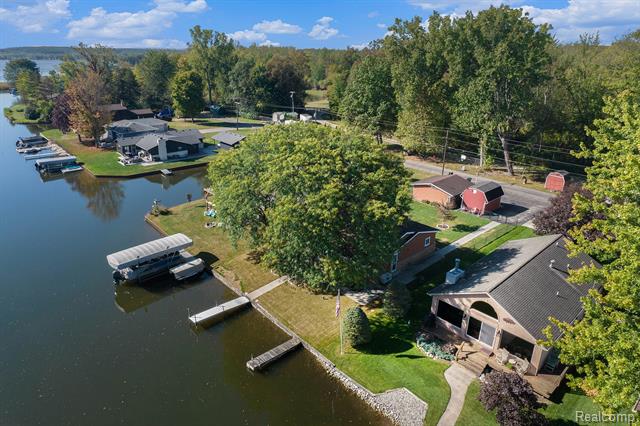 Putnam Twp, Michigan, 48169, United States, 3 Bedrooms Bedrooms, ,2 BathroomsBathrooms,Residential,For Sale,1981909