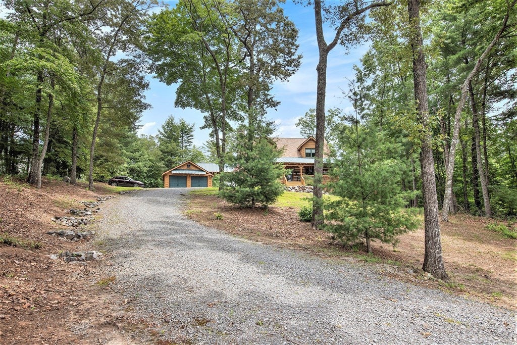 Blue Ridge, Georgia, 30513, United States, 4 Bedrooms Bedrooms, ,3 BathroomsBathrooms,Residential,For Sale,1876704