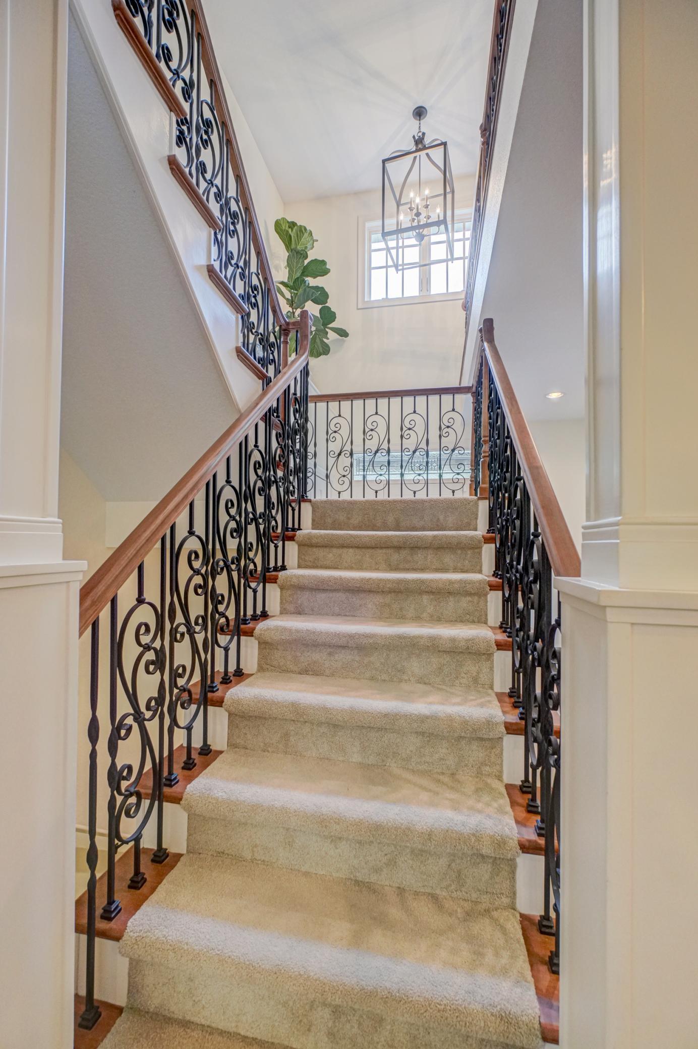 Eau Claire, Wisconsin, 54701, United States, 6 Bedrooms Bedrooms, ,2 BathroomsBathrooms,Residential,For Sale,1992855