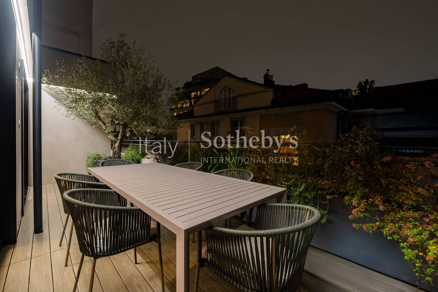  Splendid renovated penthouse with terrace in an exclusive street - 物件實景
