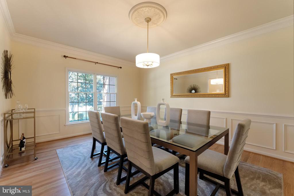 Herndon, Virginia, 20171, United States, 4 Bedrooms Bedrooms, ,5 BathroomsBathrooms,Residential,For Sale,1974486