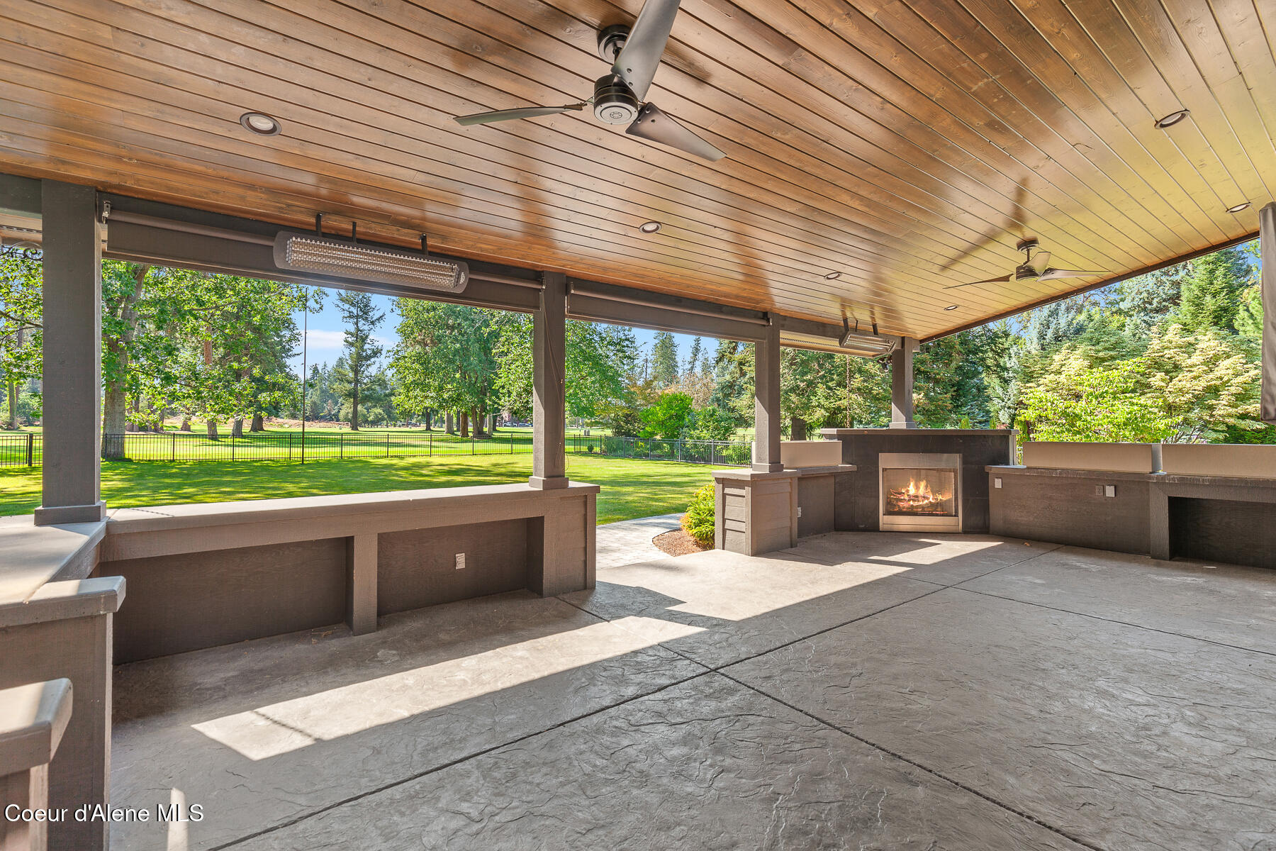 Hayden Lake, Idaho, 83835, United States, 4 Bedrooms Bedrooms, ,4 BathroomsBathrooms,Residential,For Sale,1984036