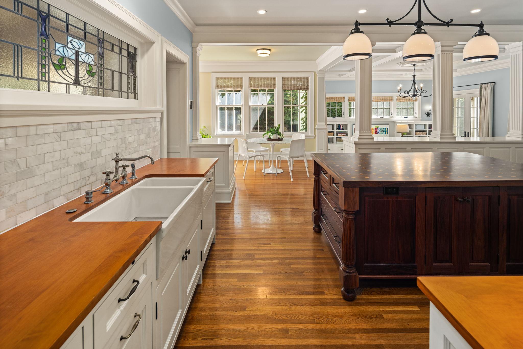 Minneapolis, Minnesota, 55405, United States, 5 Bedrooms Bedrooms, ,3 BathroomsBathrooms,Residential,For Sale,2000918