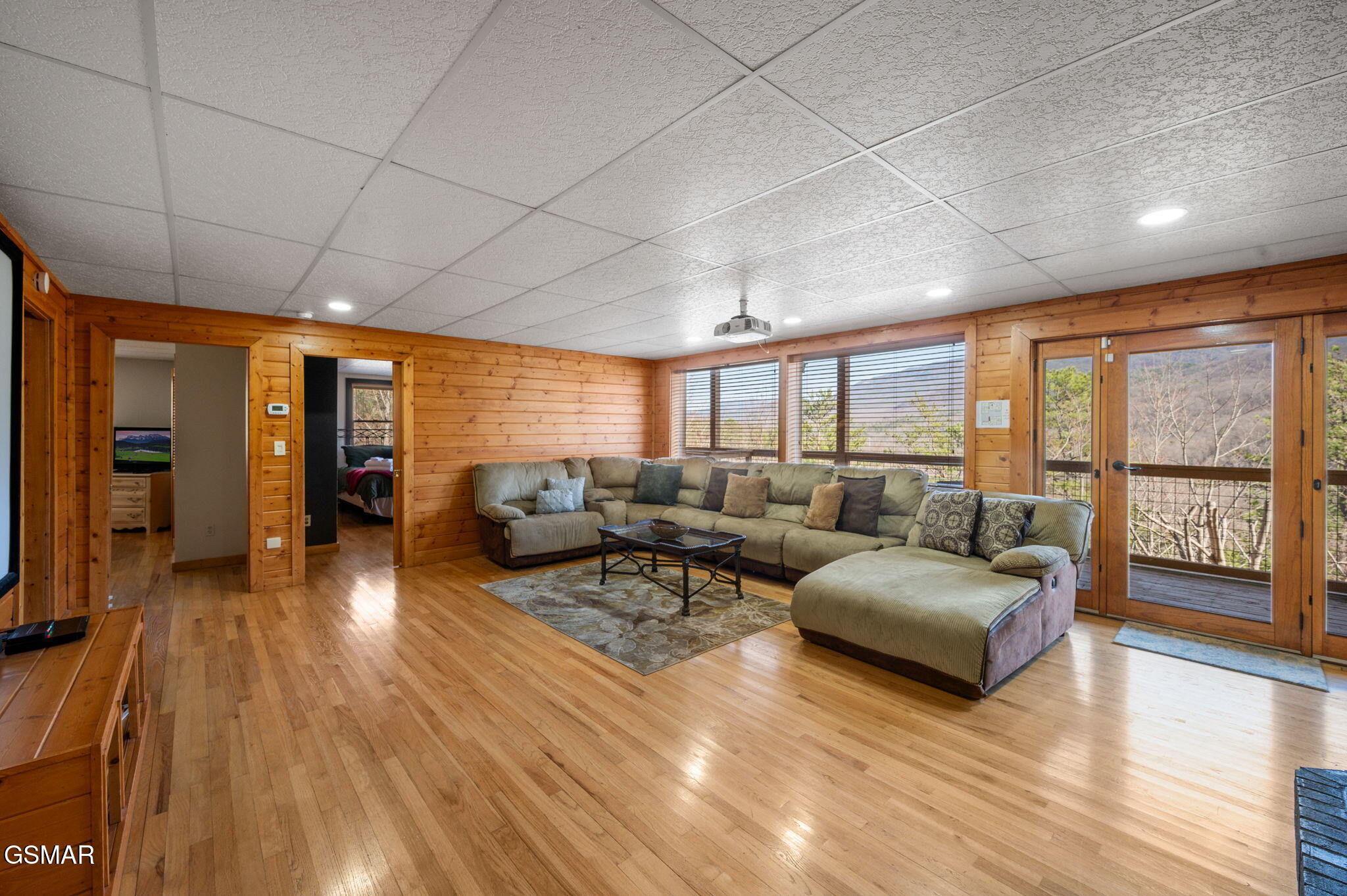 Gatlinburg, Tennessee, 37738, United States, 3 Bedrooms Bedrooms, ,3 BathroomsBathrooms,Residential,For Sale,1977733