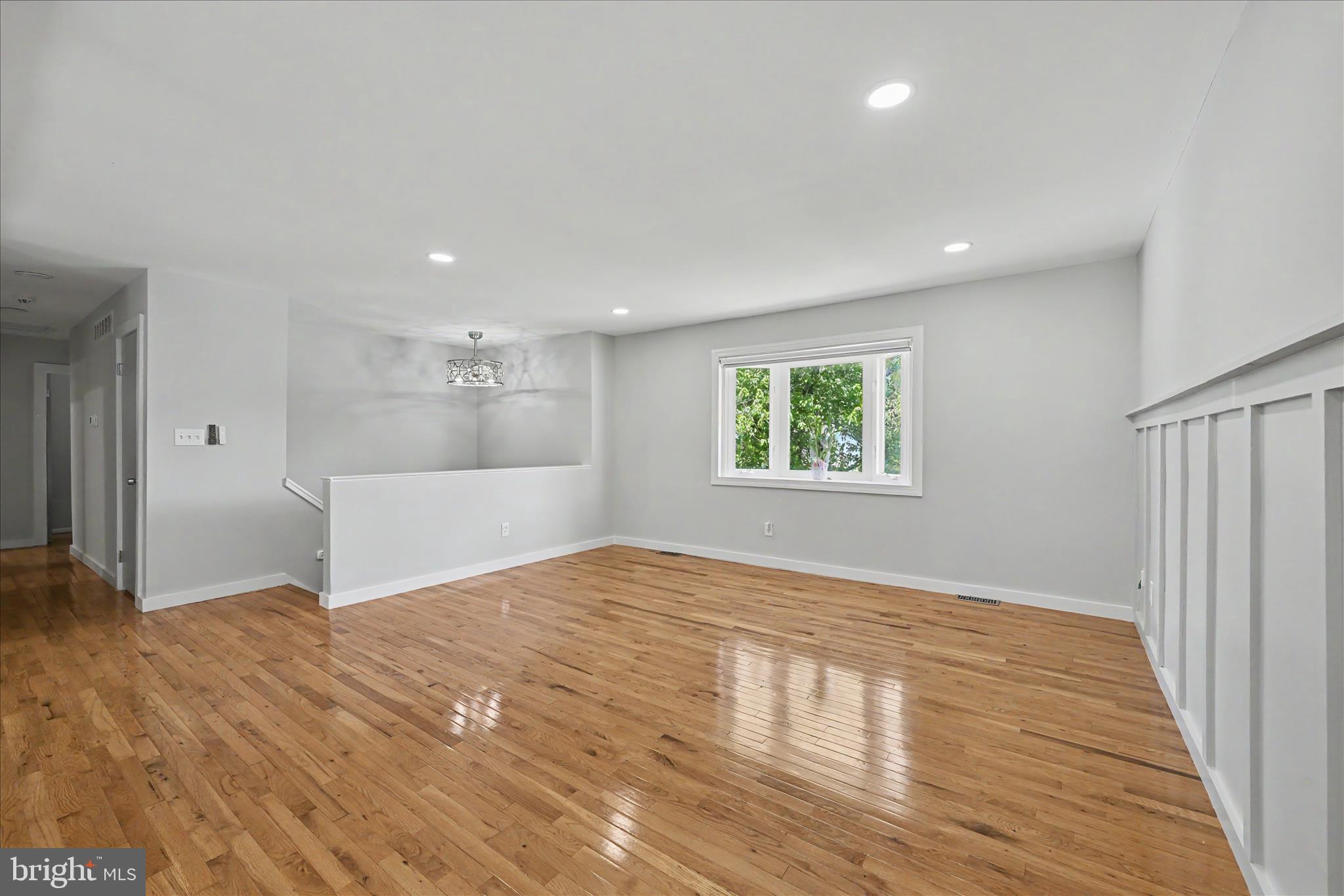 Linthicum Heights, Maryland, 21090, United States, 5 Bedrooms Bedrooms, ,3 BathroomsBathrooms,Residential,For Sale,2048569