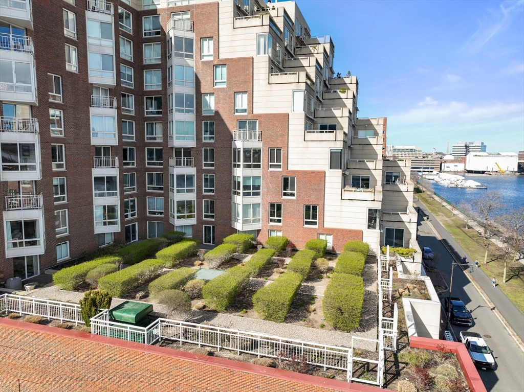 Cambridge, Massachusetts, 02142, United States, 2 Bedrooms Bedrooms, ,3 BathroomsBathrooms,Residential,For Sale,1784887