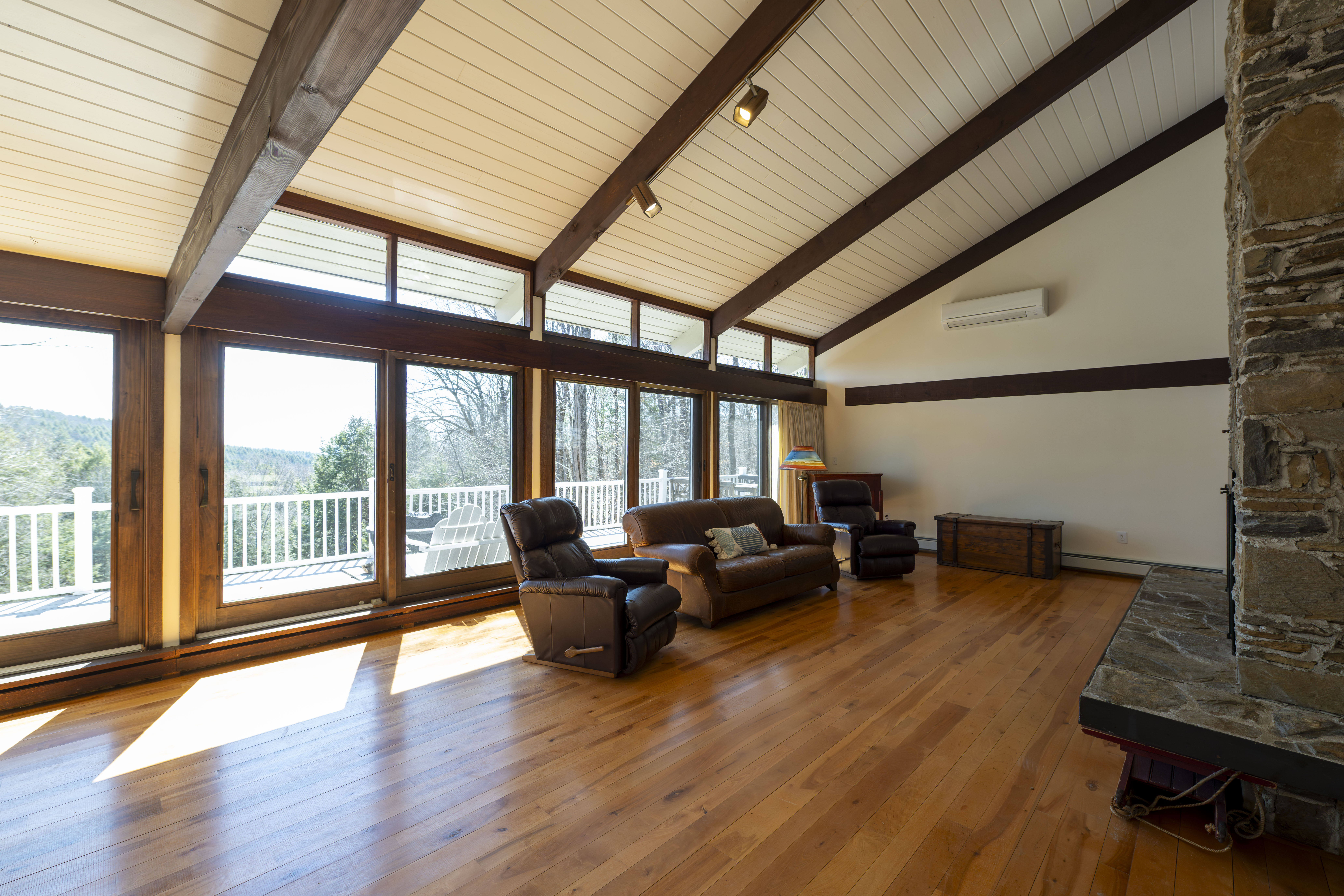  1877 Willard Road - 物件實景