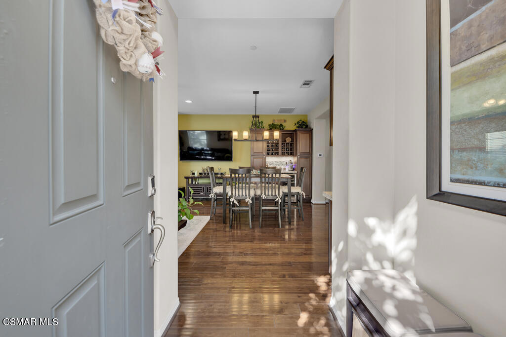 Valencia, California, 91354, United States, 4 Bedrooms Bedrooms, ,3 BathroomsBathrooms,Residential,For Sale,1914107
