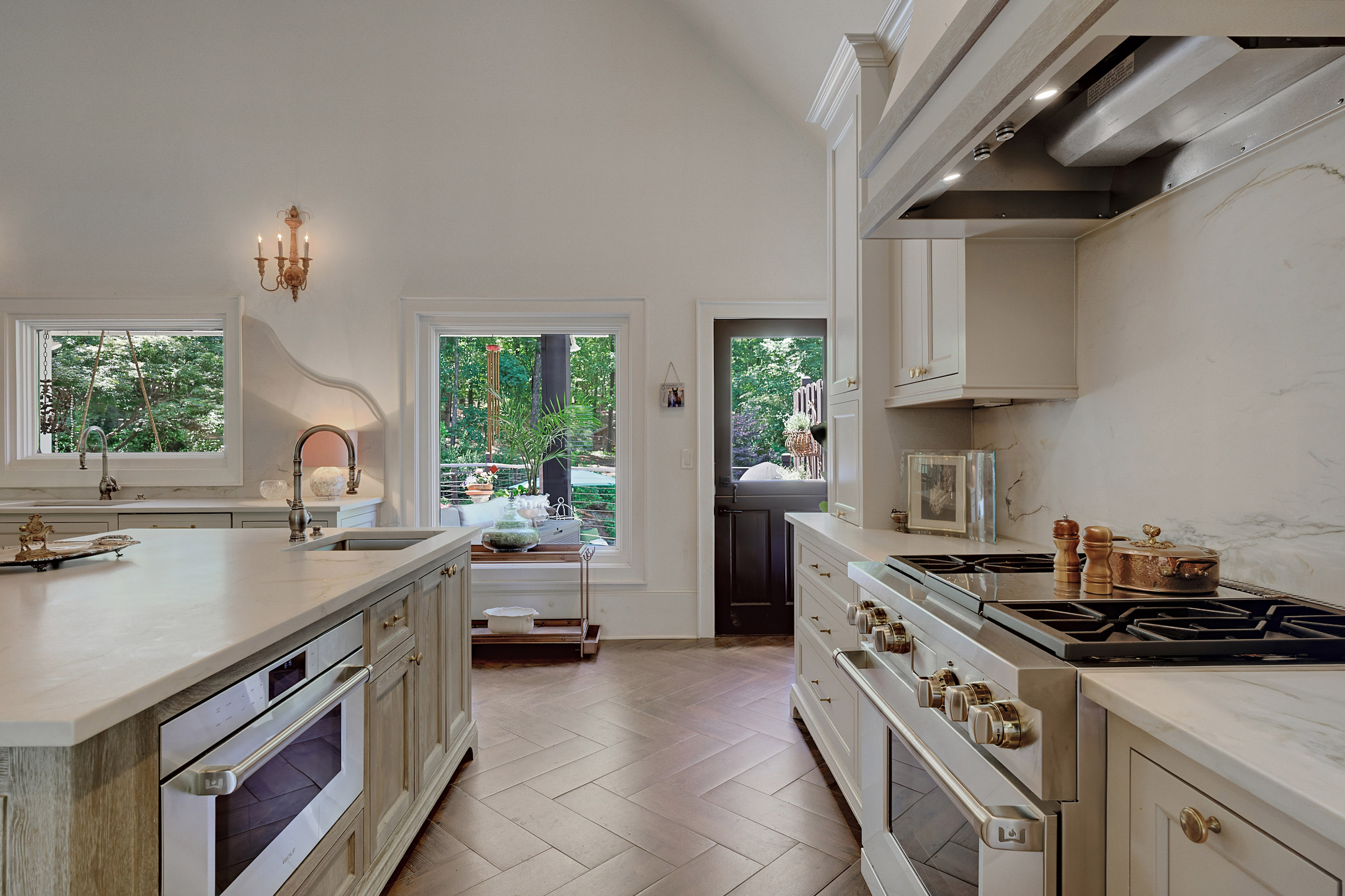  Exceptional Custom-built French Country Estate with Equestrian Amenities - 物件實景