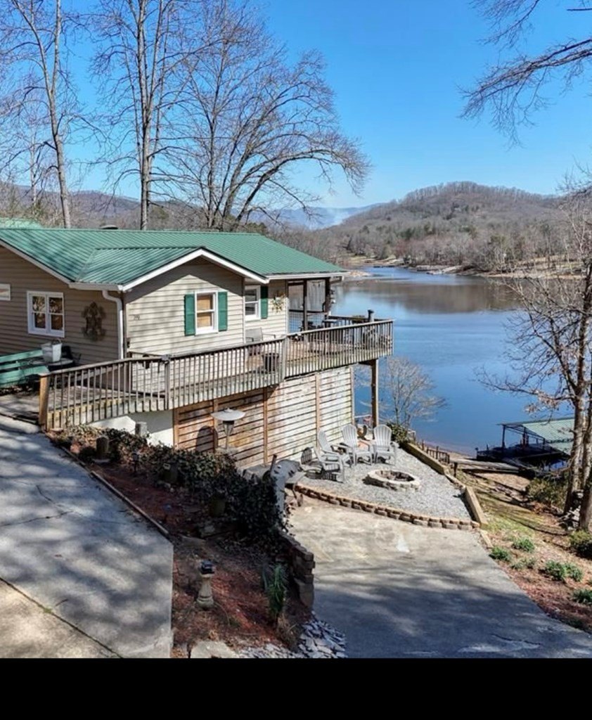 Hayesville, North Carolina, 28904, United States, 2 Bedrooms Bedrooms, ,3 BathroomsBathrooms,Residential,For Sale,1928819