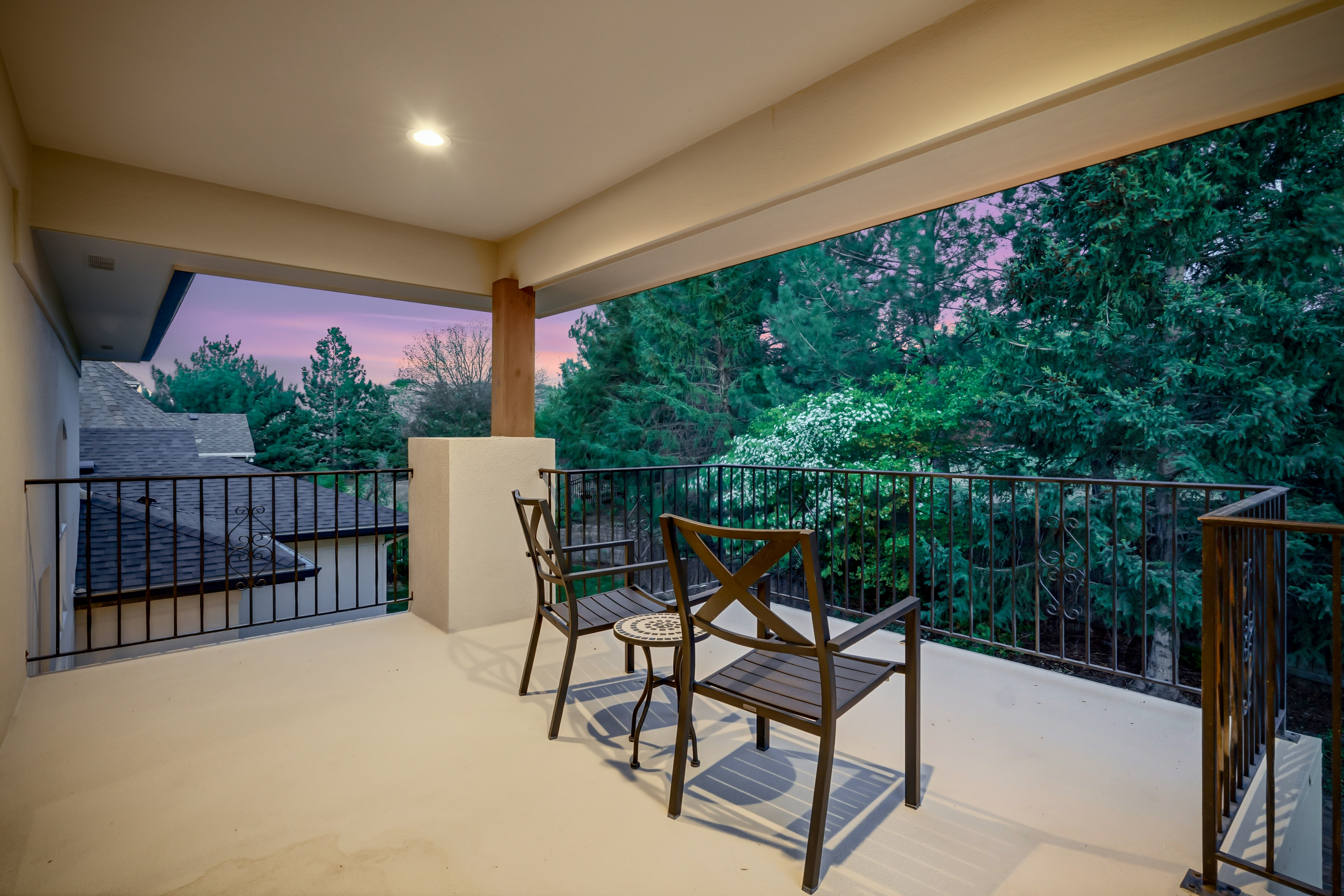  Luxuriously Renovated Home Overlooking Hole 15 of the Ptarmigan Country Club - 物件實景
