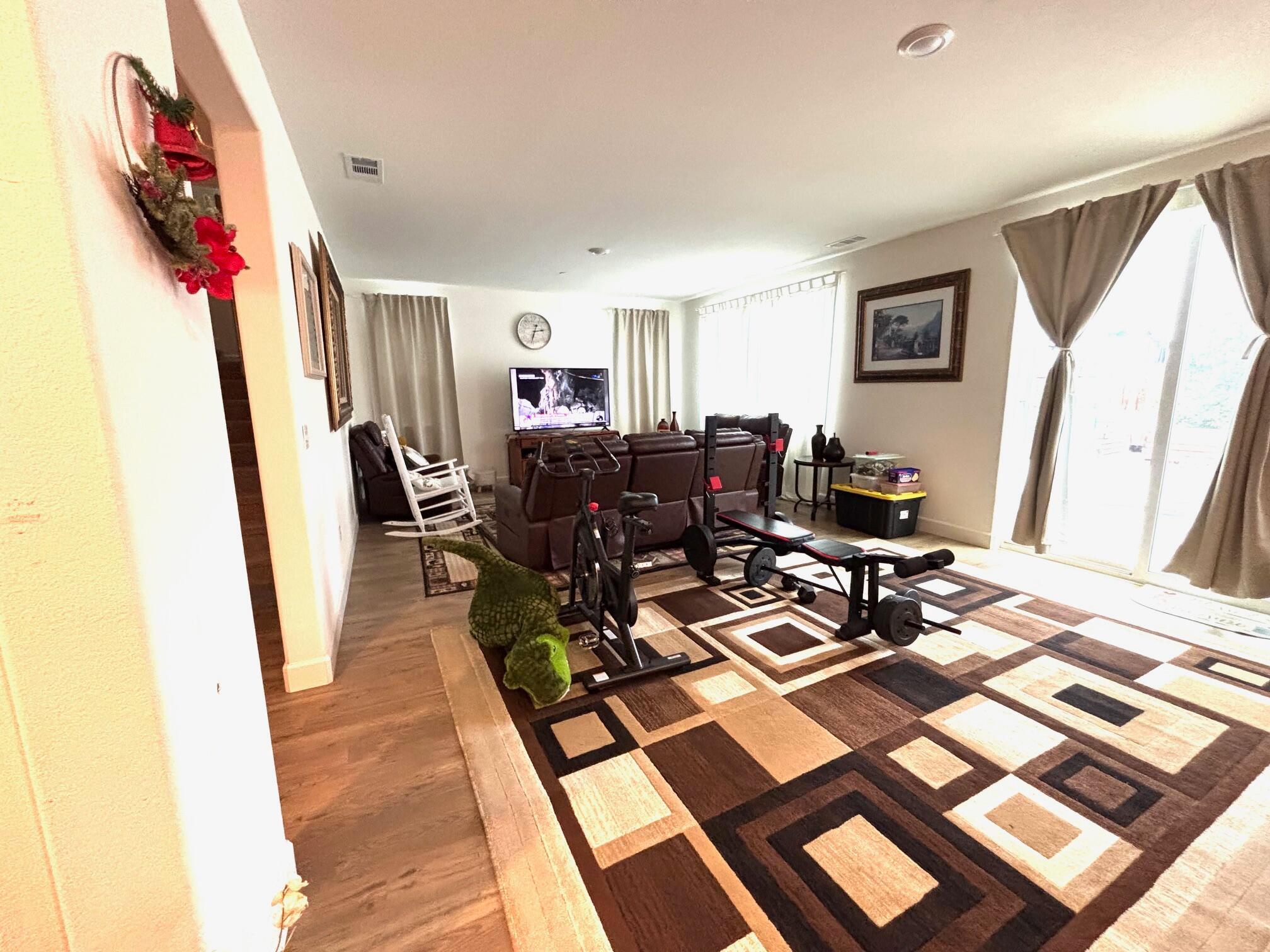 Visalia, California, 93292, United States, 6 Bedrooms Bedrooms, ,5 BathroomsBathrooms,Residential,For Sale,2008509