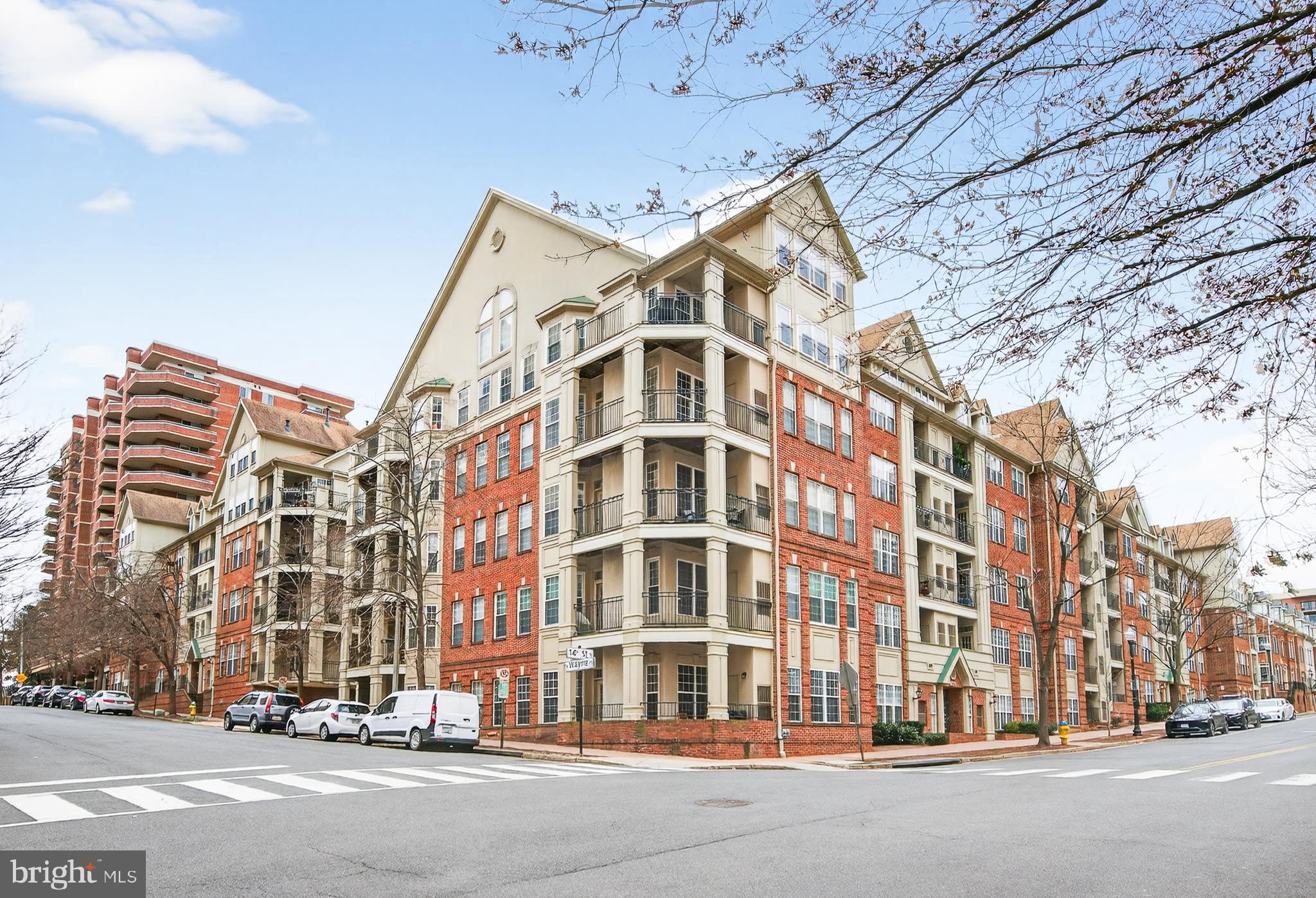 Arlington, Virginia, 22201, United States, 2 Bedrooms Bedrooms, ,2 BathroomsBathrooms,Residential,For Sale,2008587