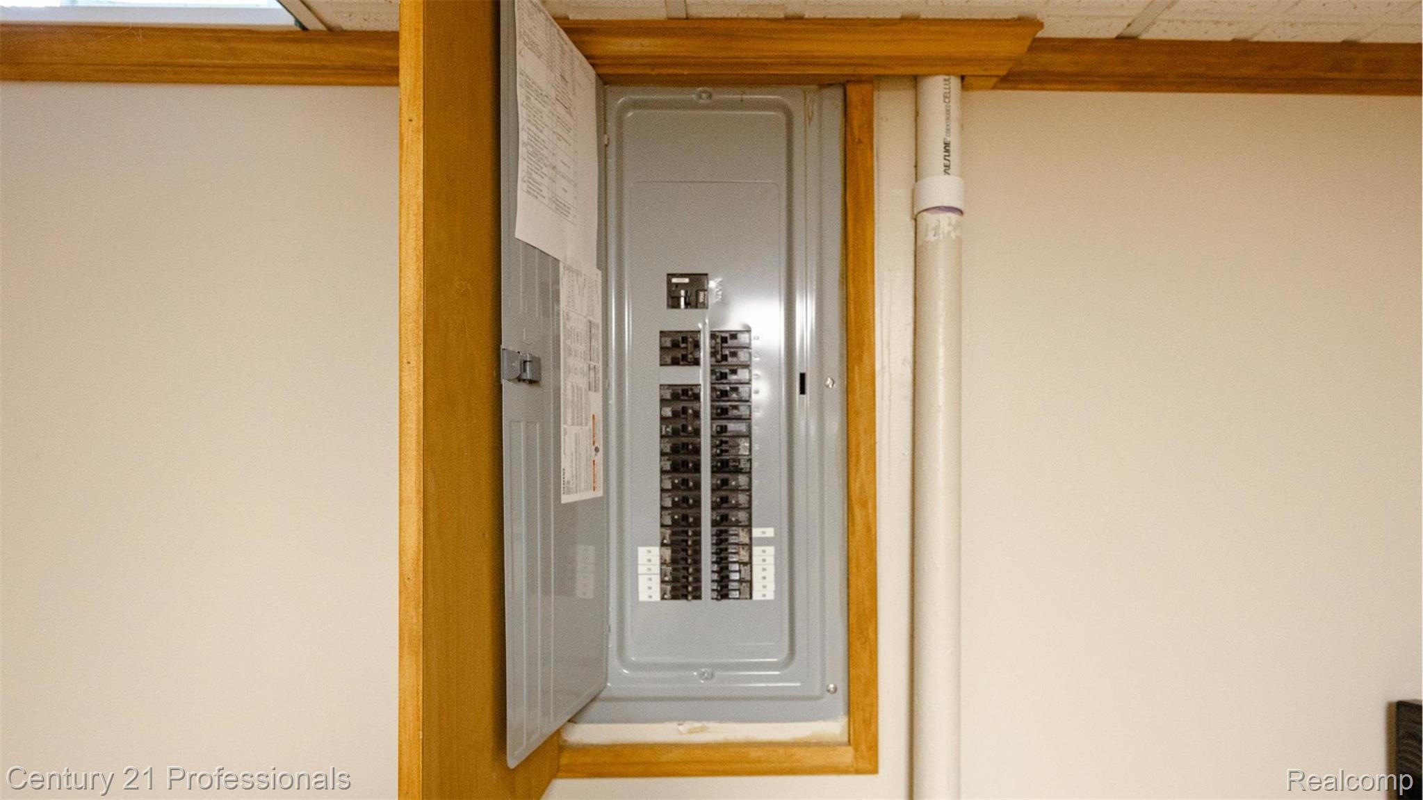 RochesterHills, Michigan, 48309, United States, 4 Bedrooms Bedrooms, ,4 BathroomsBathrooms,Residential,For Sale,1980404