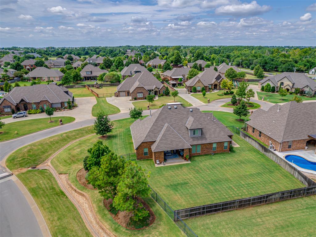 Mustang, Oklahoma, 73064, United States, 4 Bedrooms Bedrooms, ,4 BathroomsBathrooms,Residential,For Sale,1908407
