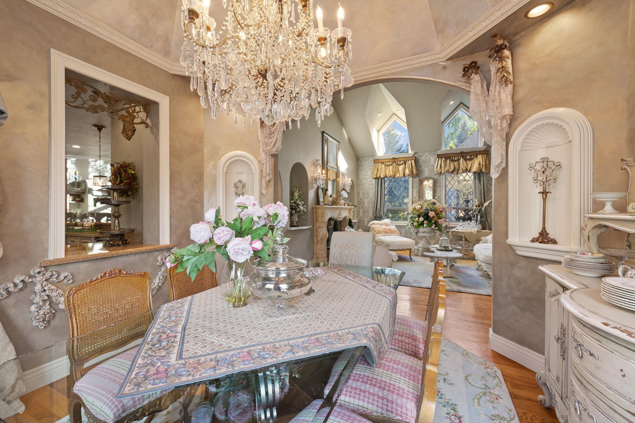 Salt Lake City, Utah, 84121, United States, 5 Bedrooms Bedrooms, ,6 BathroomsBathrooms,Residential,For Sale,1974562